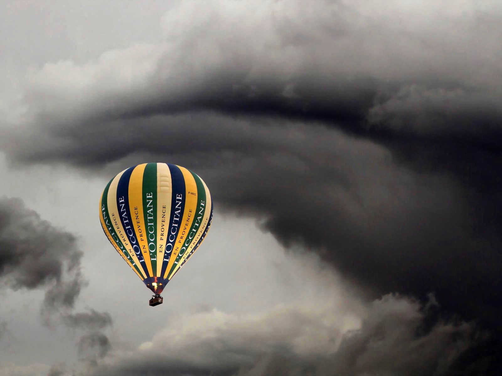 Обои небо, шар, спорт, воздушный шар, the sky, ball, sport, balloon разрешение 1920x1200 Загрузить