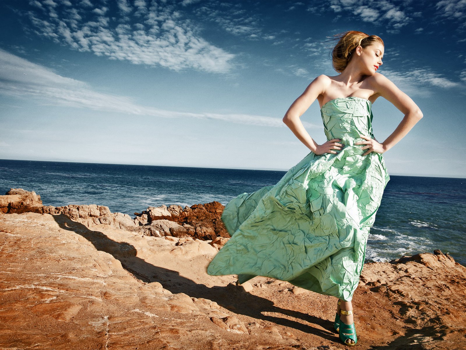 Фотосессия на море в платье