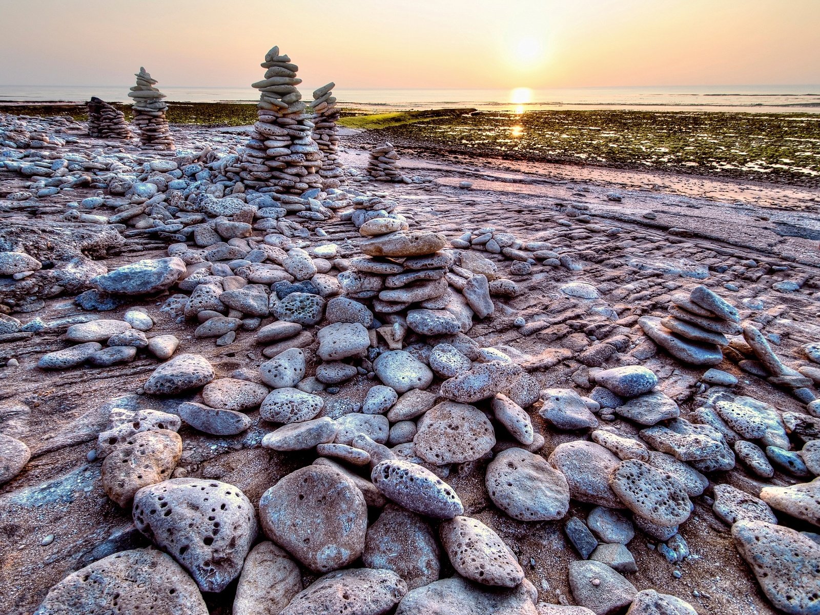 Обои камни, берег, закат, пейзаж, море, stones, shore, sunset, landscape, sea разрешение 2880x1879 Загрузить
