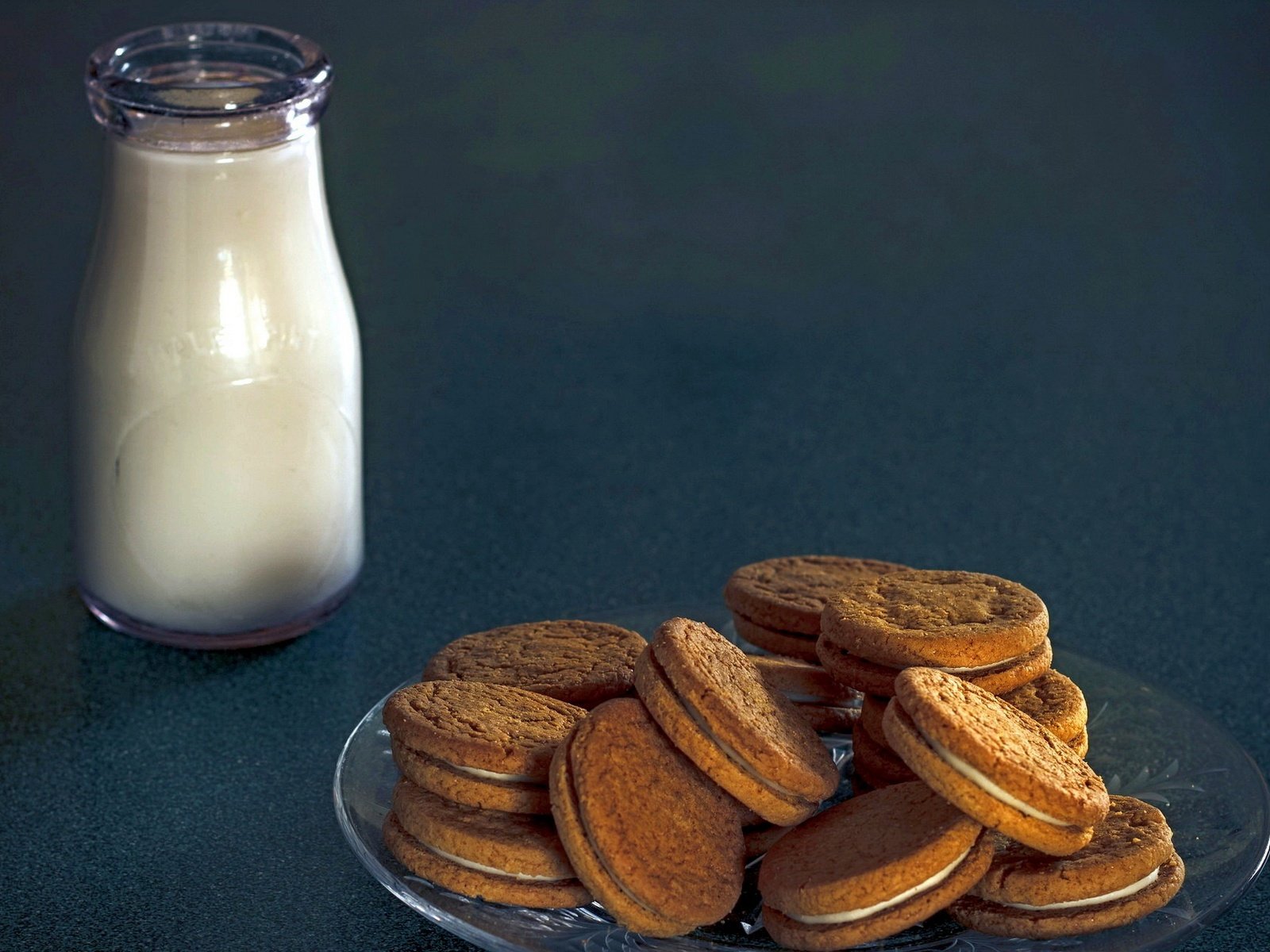 Обои завтрак, молоко, печенье, breakfast, milk, cookies разрешение 1920x1280 Загрузить