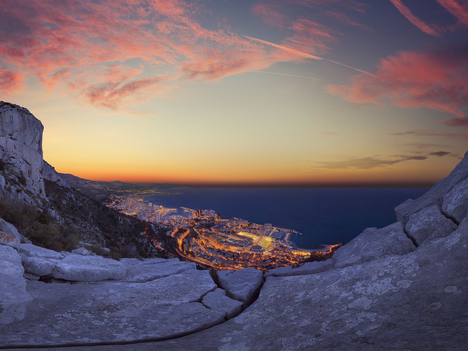 Обои огни, закат, пейзаж, море, панорама, город, монако, lights, sunset, landscape, sea, panorama, the city, monaco разрешение 2880x1800 Загрузить