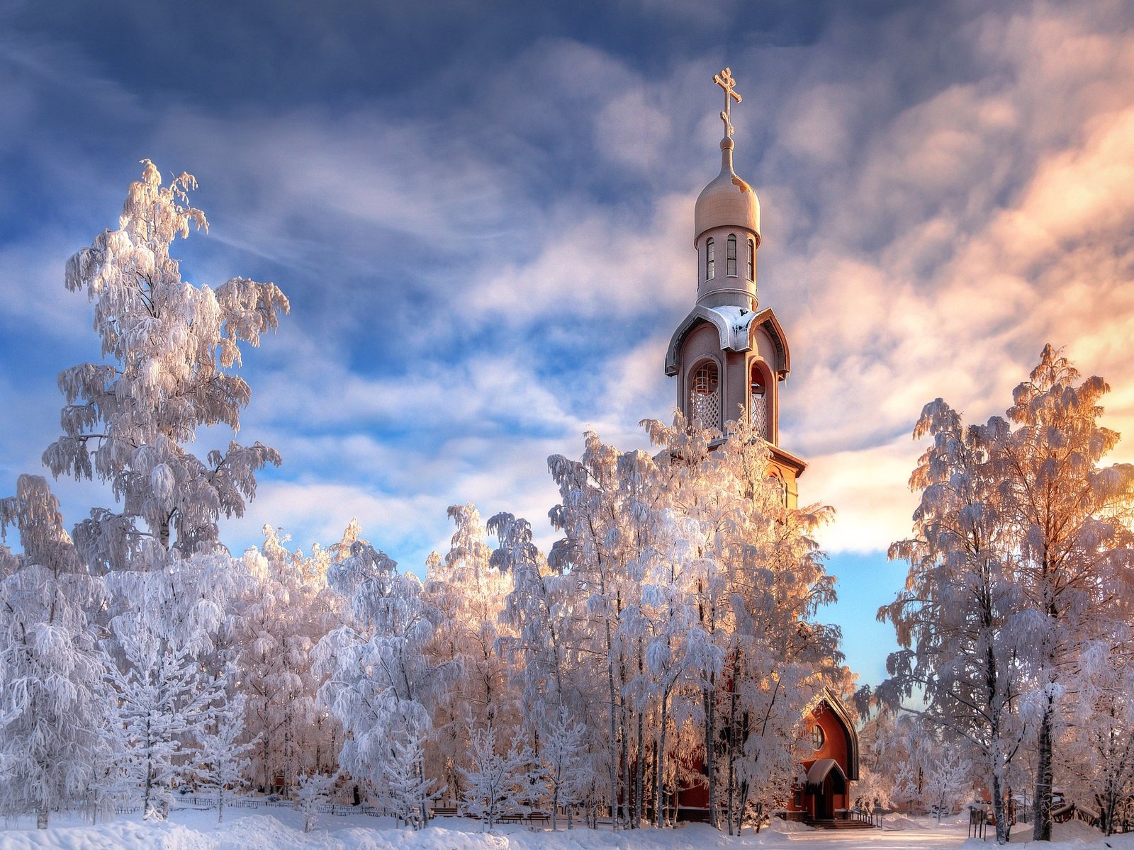 Обои облака, деревья, снег, храм, зима, пейзаж, архитектура, clouds, trees, snow, temple, winter, landscape, architecture разрешение 2048x1356 Загрузить