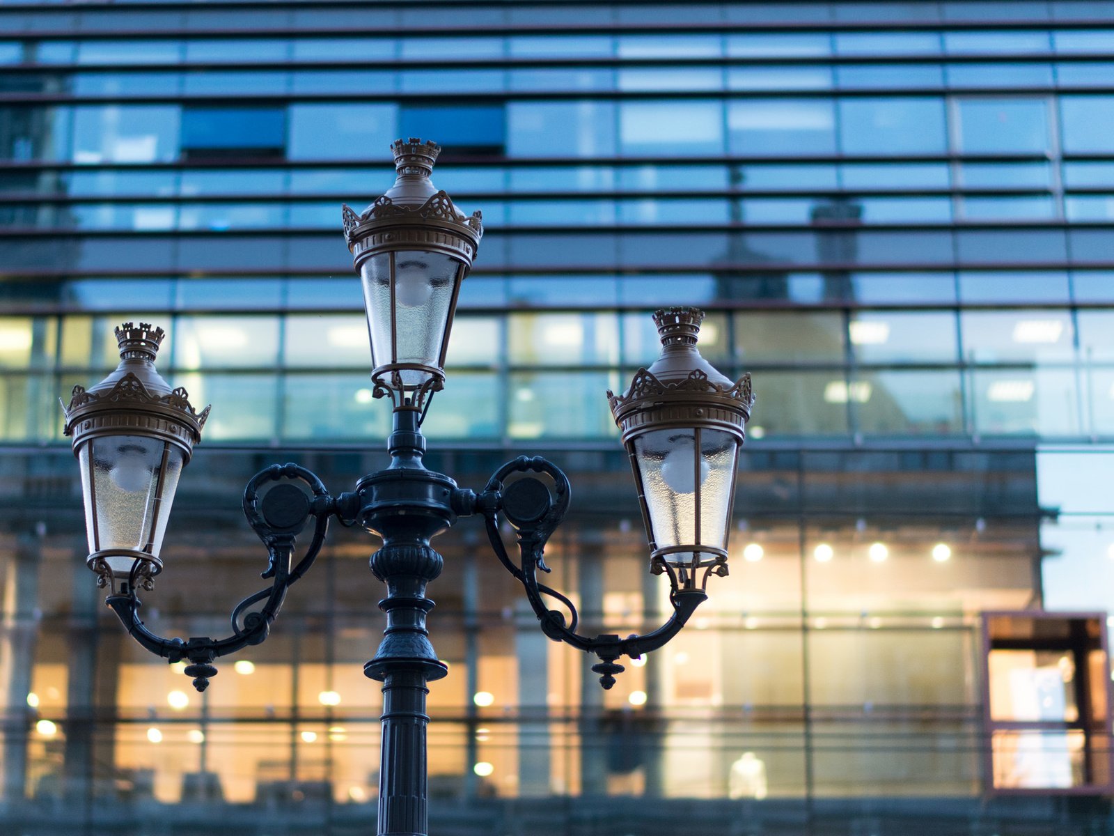 Обои макро, фонарь, здание, франция, квартал, франци, les cordeliers, лион, macro, lantern, the building, france, quarter, lyon разрешение 2048x1367 Загрузить