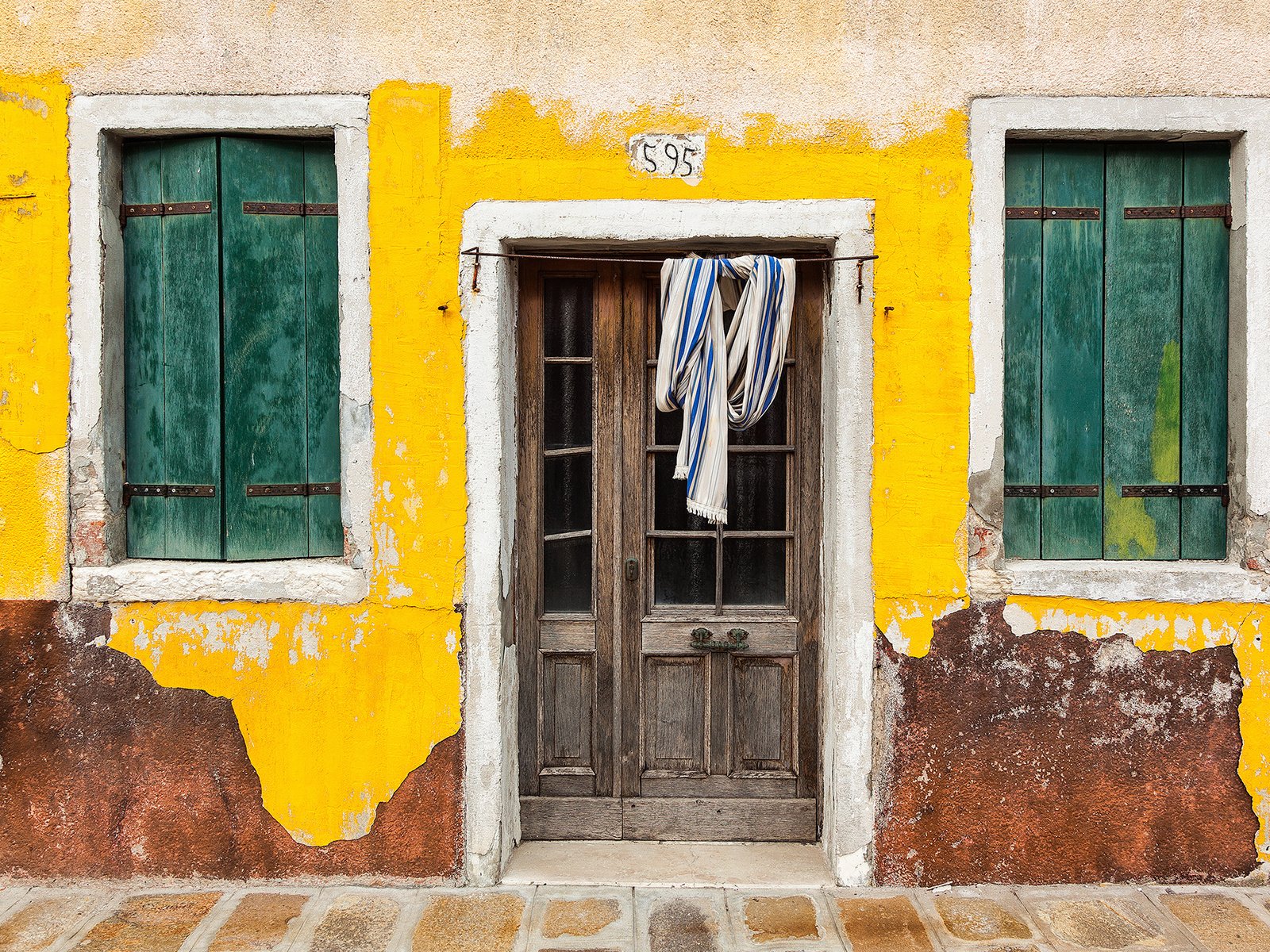 Обои дверь, дом, италия, окна, бурано, the door, house, italy, windows, burano разрешение 2000x1333 Загрузить