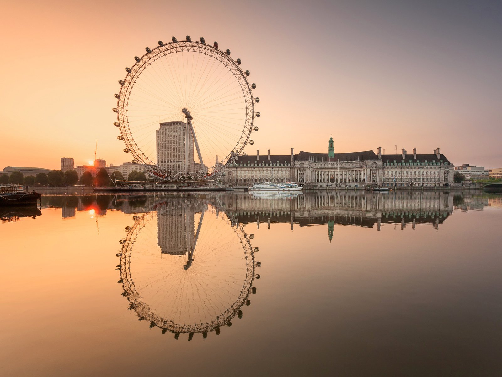 Обои небо, london eye, вода, закат, отражение, лондон, дома, англия, колесо, the sky, water, sunset, reflection, london, home, england, wheel разрешение 2048x1463 Загрузить