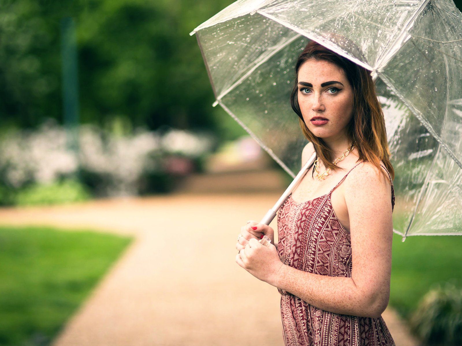 Обои девушка, лето, взгляд, модель, зонт, кети, веснушки, rainy morning, girl, summer, look, model, umbrella, katie, freckles разрешение 2000x1317 Загрузить