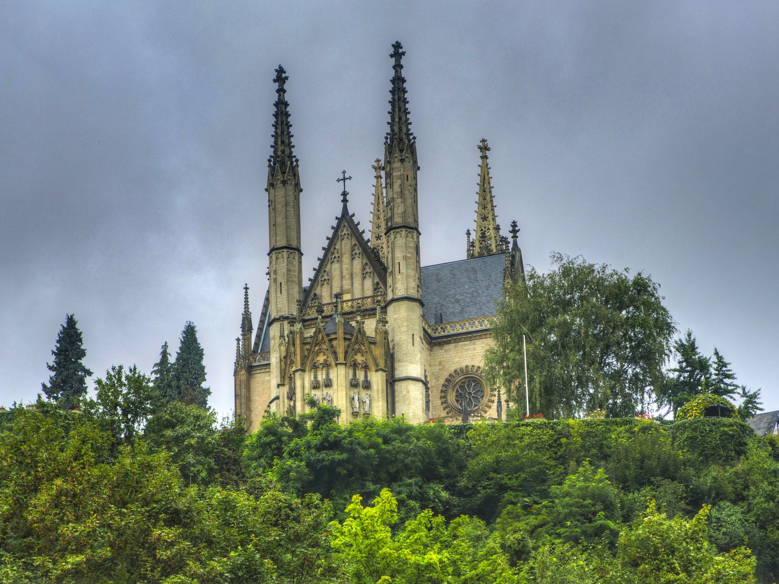 Обои храм, собор, город, монастырь, германия, apollinaris kirche remagen, temple, cathedral, the city, the monastery, germany разрешение 3600x2382 Загрузить