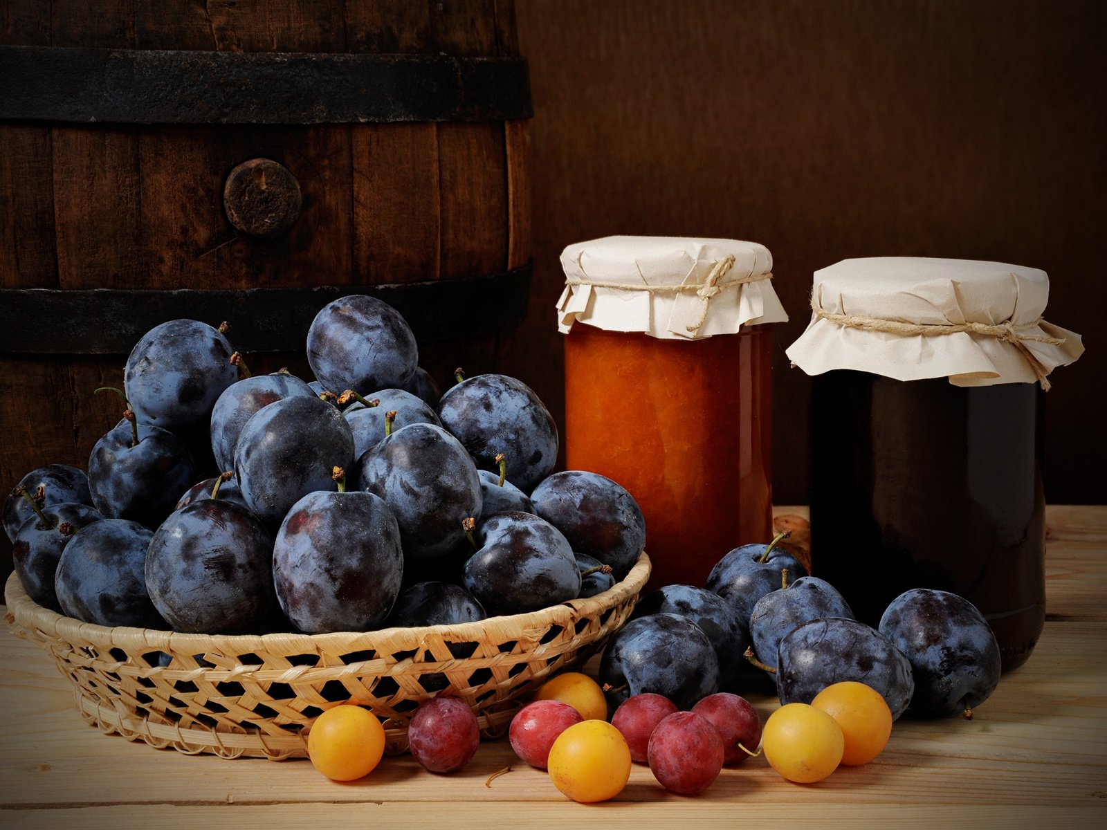 Обои фрукты, натюрморт, сливы, варенье, fruit, still life, plum, jam разрешение 3780x2744 Загрузить