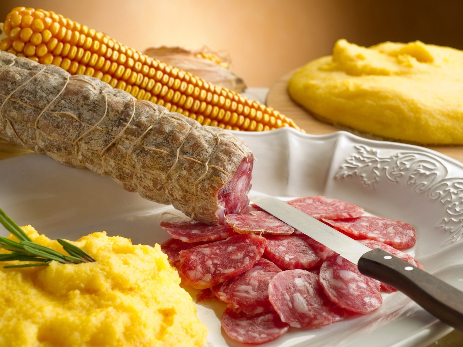 Обои кукуруза, нож, колбаса, нарезка, corn, knife, sausage, cutting разрешение 2560x1600 Загрузить