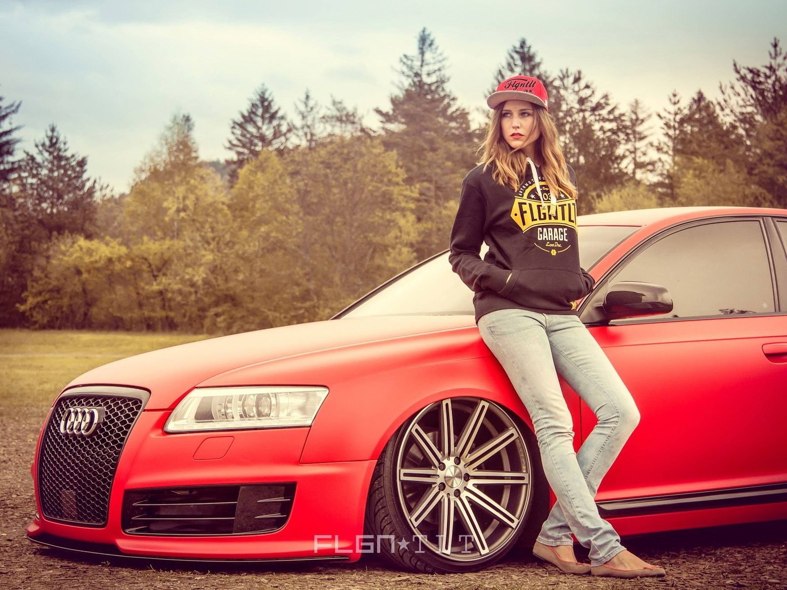 Обои девушка, автомобиль, ауди, girl, car, audi разрешение 2000x1333 Загрузить