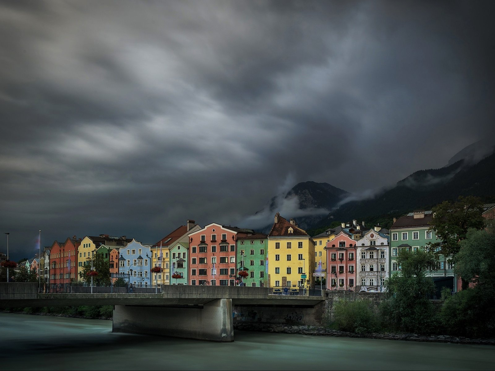 Обои река, тучи, мост, австрия, дома, инсбрук, river, clouds, bridge, austria, home, innsbruck разрешение 1920x1243 Загрузить