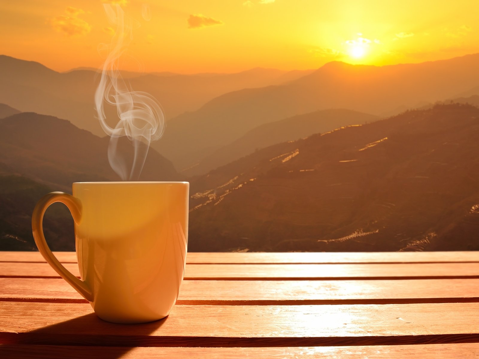 Обои солнце, утро, рассвет, кофе, чашка, горячая, доброе утро, coffee cup, the sun, morning, dawn, coffee, cup, hot, good morning разрешение 4252x2883 Загрузить