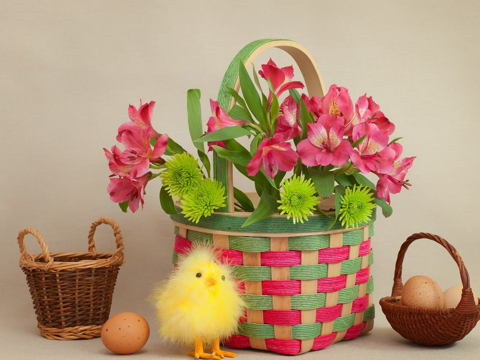 Обои цветы, корзина, пасха, яйца, цыплёнок, flowers, basket, easter, eggs, chicken разрешение 1920x1200 Загрузить