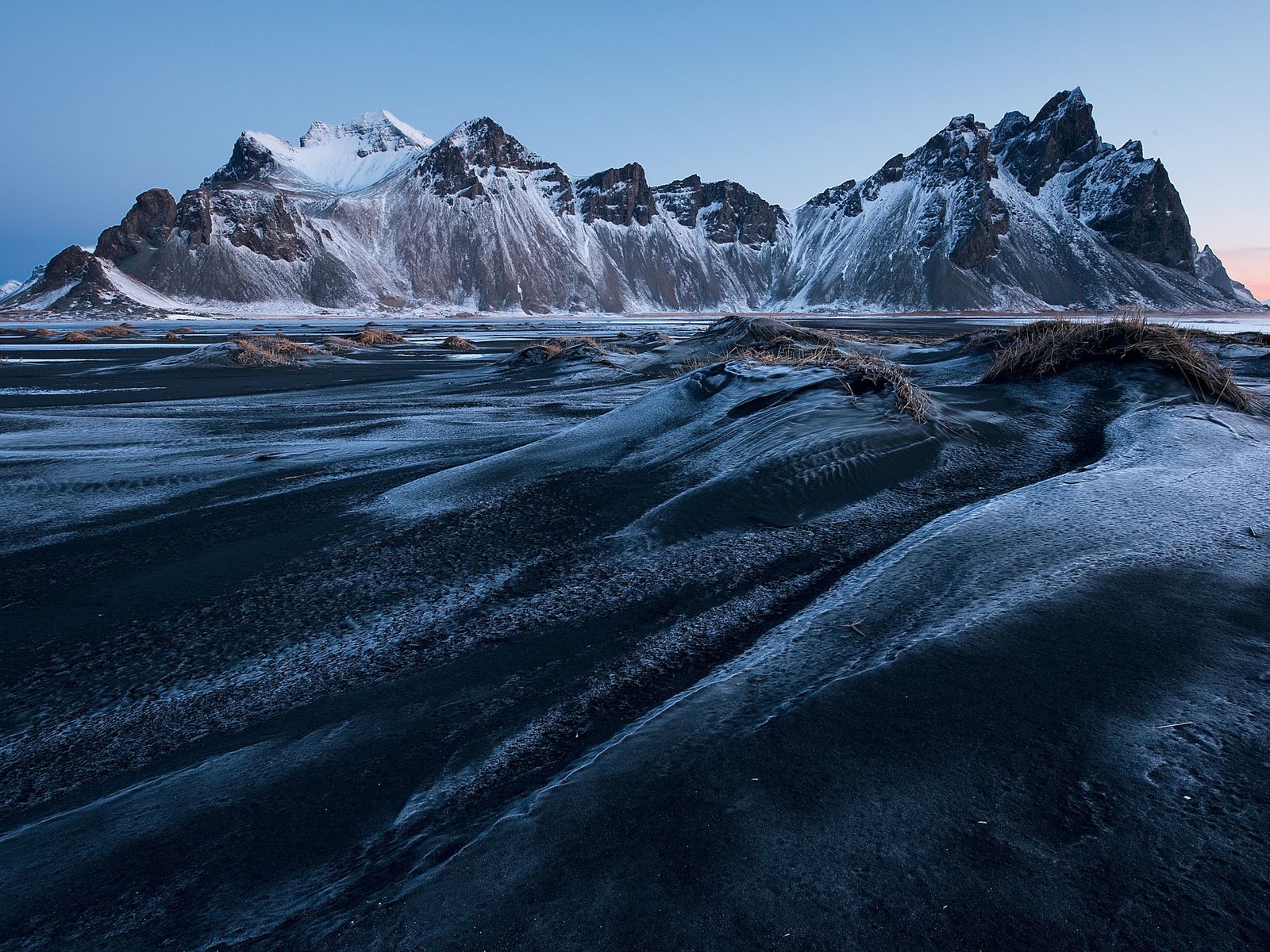 Обои горы, снег, природа, вершины, исландия, вестрахорн, mountains, snow, nature, tops, iceland, westerhorn разрешение 2048x1367 Загрузить