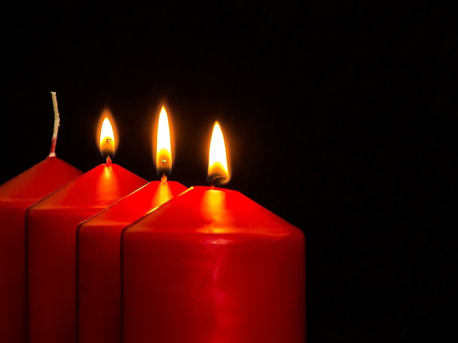 Обои свечи, пламя, огонь, черный фон, свечки, candles, flame, fire, black background, candle разрешение 4758x3013 Загрузить