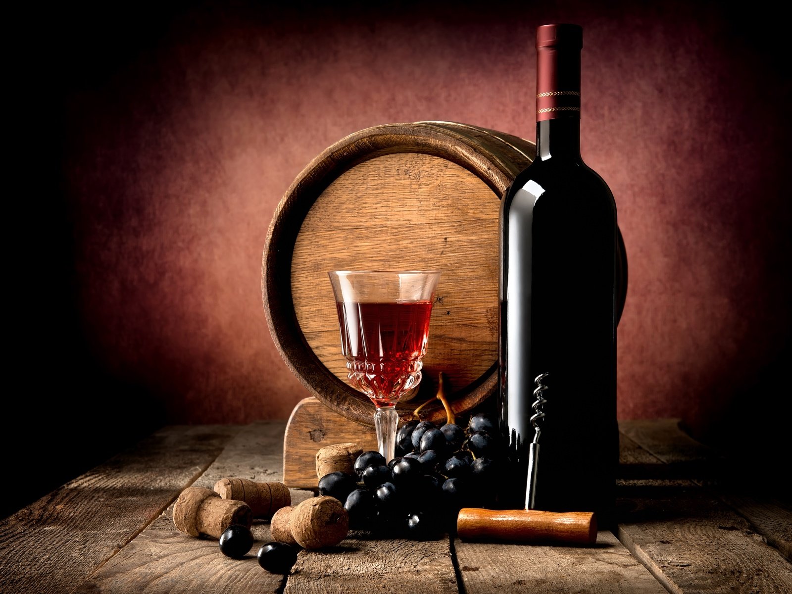 Обои виноград, полумрак, стол, пробки, доски, штопор, бокал, вино, бутылка, бочка, красное, grapes, twilight, table, tube, corkscrew, board, glass, wine, bottle, barrel, red разрешение 6102x4623 Загрузить