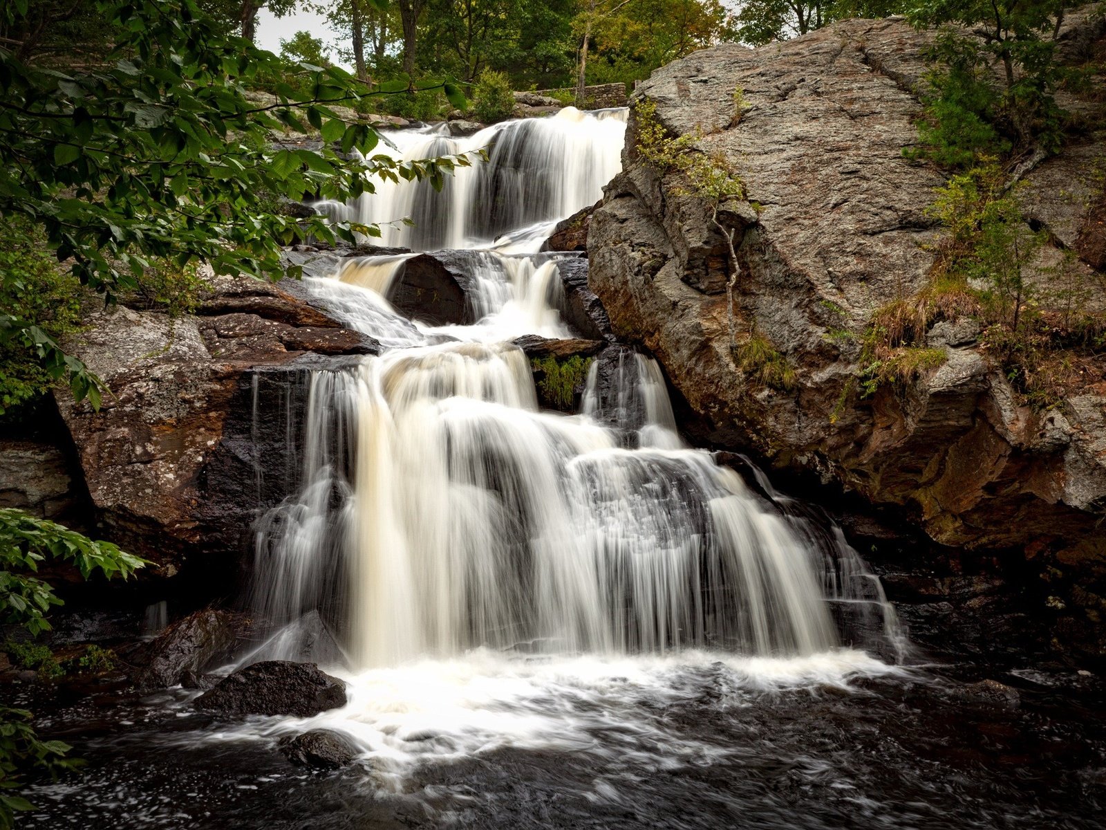 Обои природа, пейзаж, скала, канада, британская колумбия, chapman falls, nature, landscape, rock, canada, british columbia разрешение 2201x1467 Загрузить