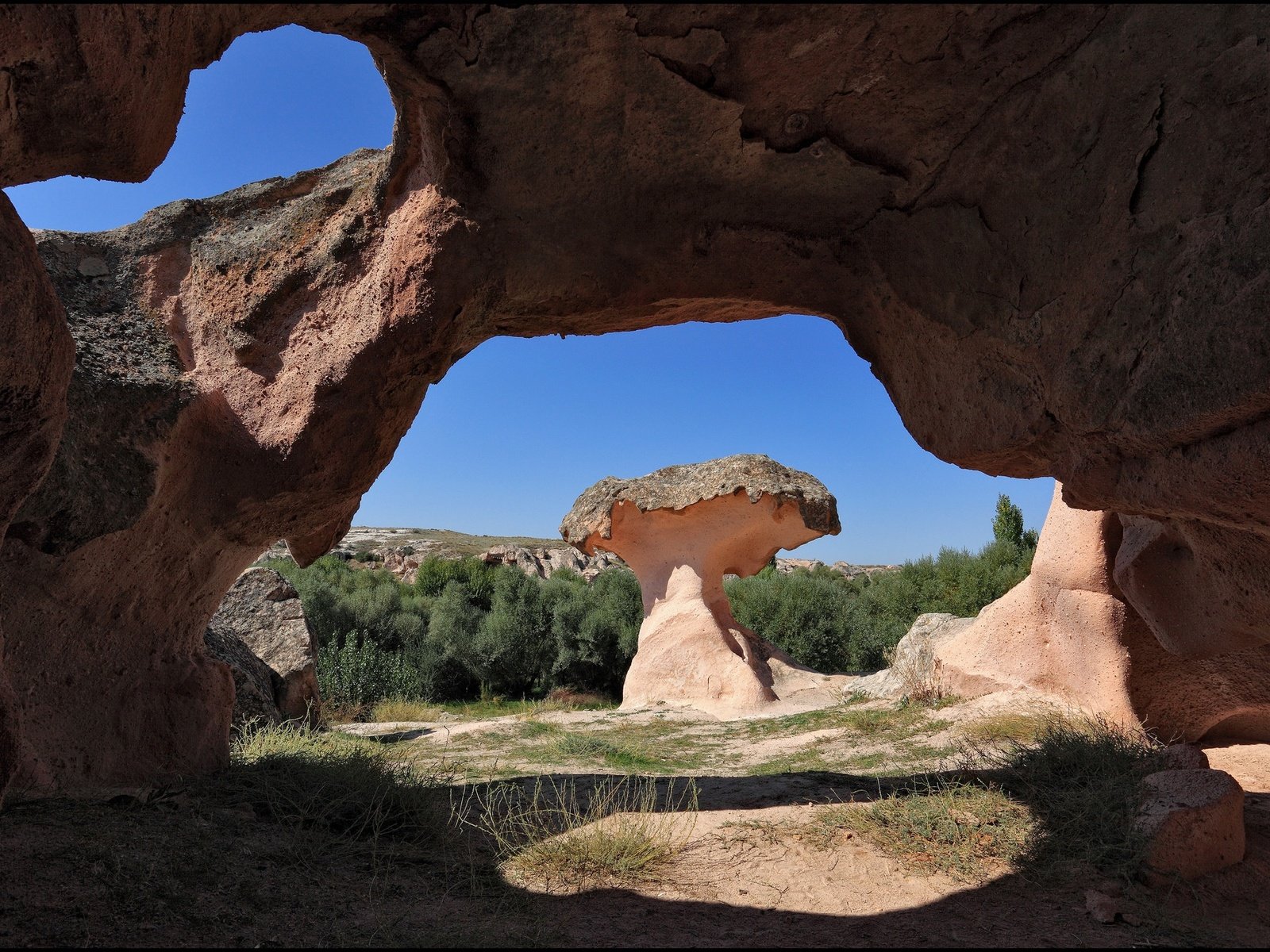 Обои горы, турция, пещеры, каппадокия, mountains, turkey, caves, cappadocia разрешение 2048x1333 Загрузить