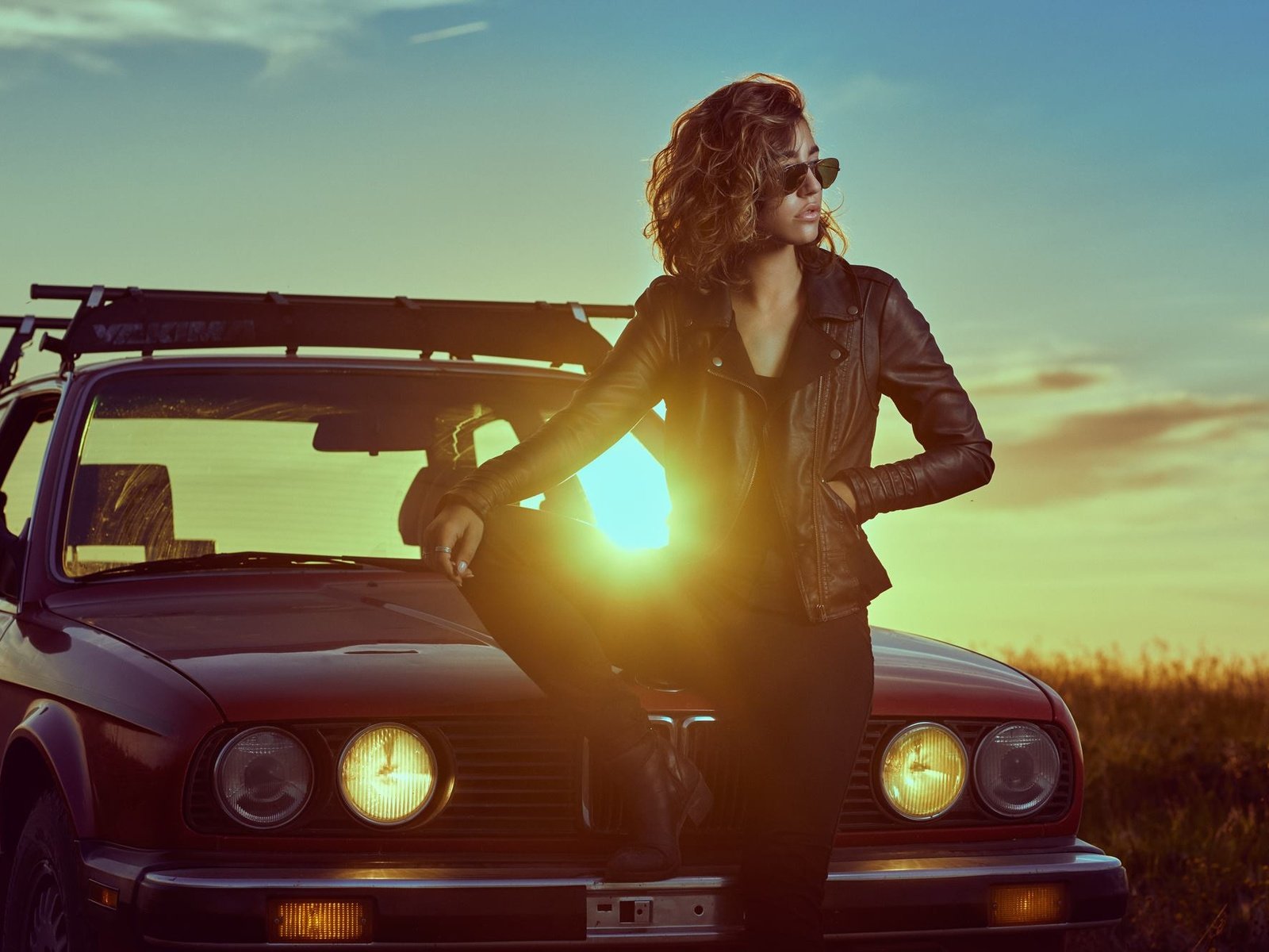 Обои закат, ella molnar, поза, машина, очки, авто, модель, куртка, bmv, mark tiu, sunset, pose, machine, glasses, auto, model, jacket разрешение 2048x1334 Загрузить