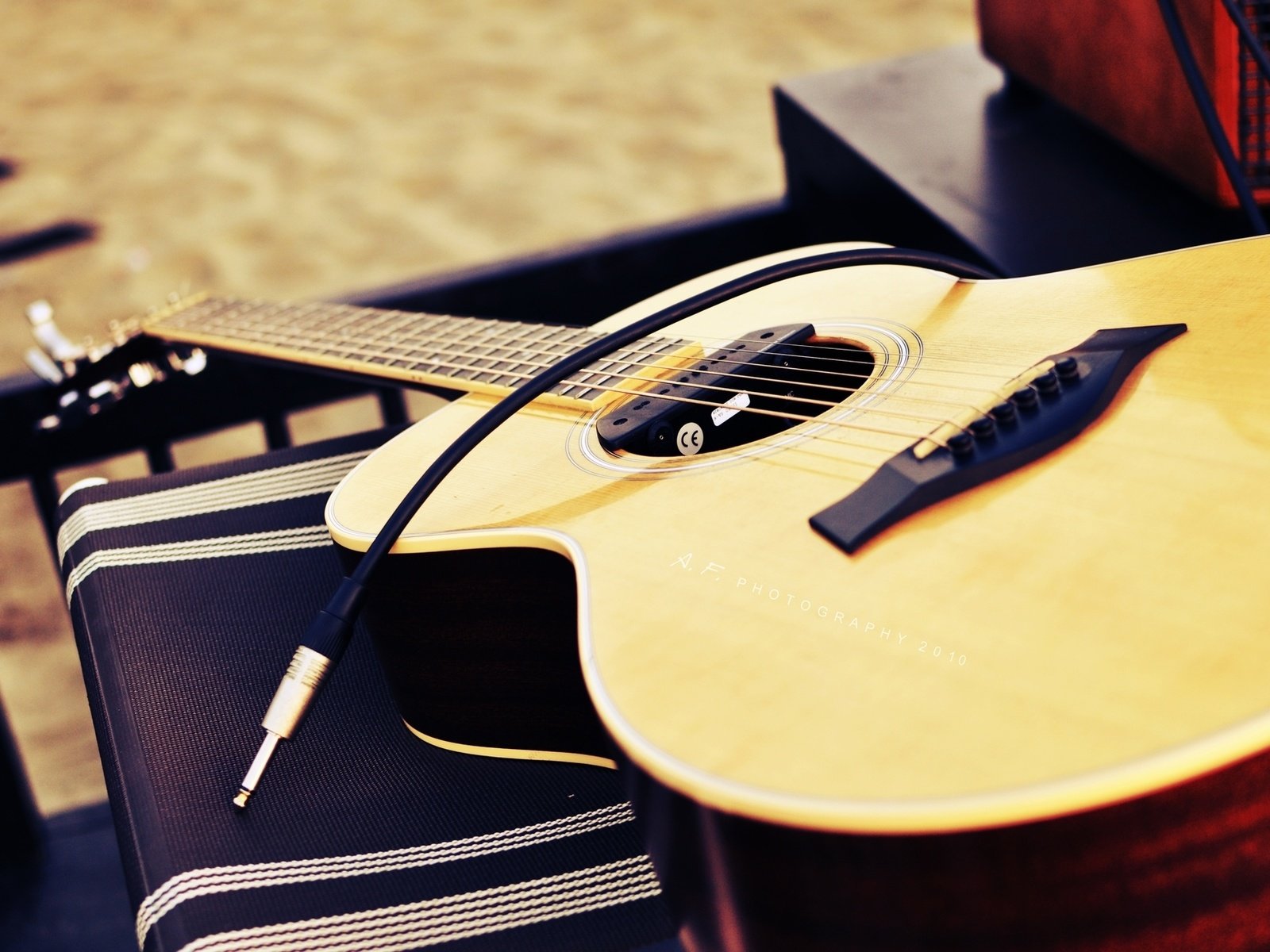 Обои гитара, музыка, музыкальный инструмент, guitar, music, musical instrument разрешение 1927x1280 Загрузить
