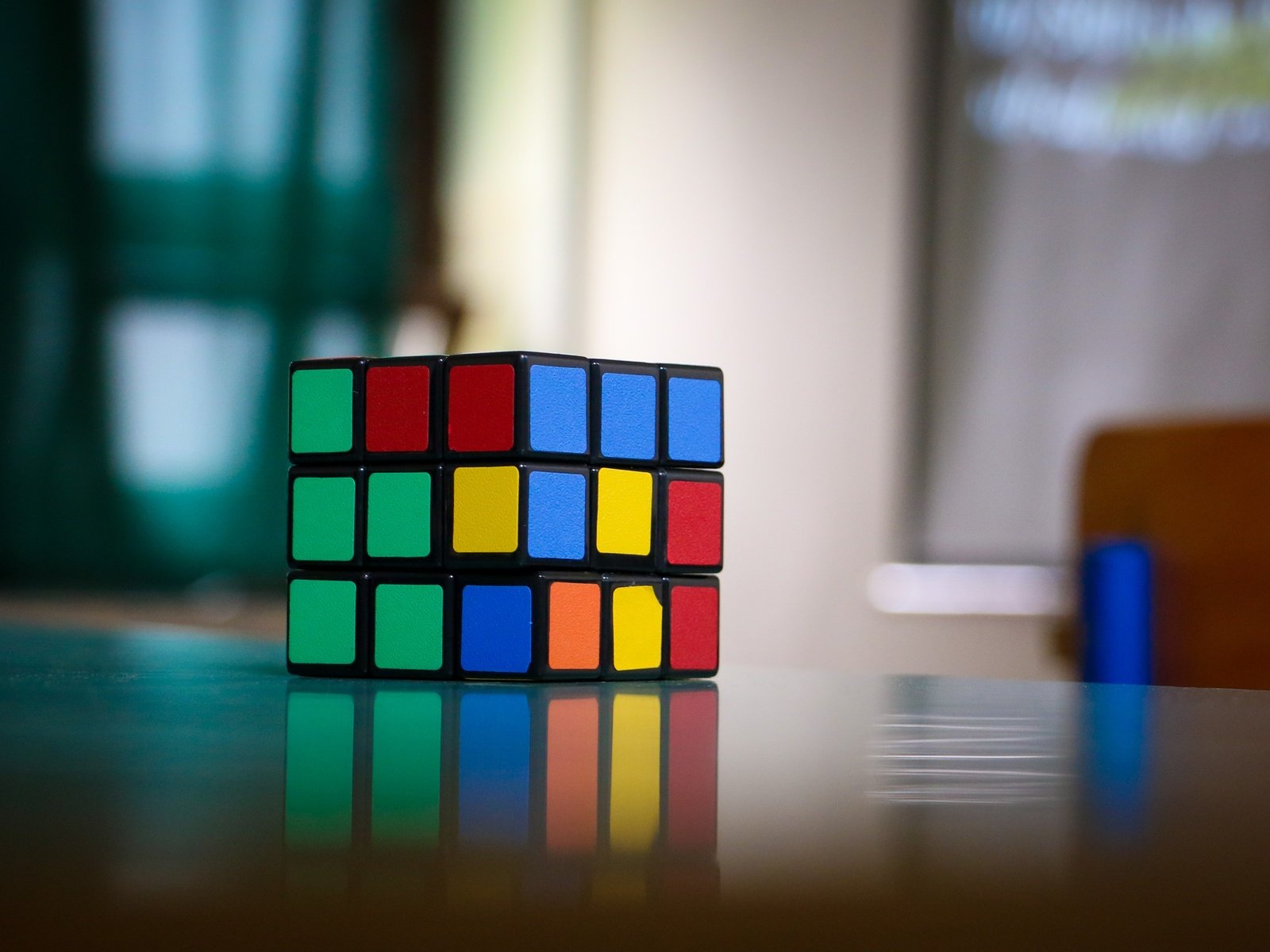 Обои разноцветный, размытость, головоломка, кубик рубика, colorful, blur, puzzle, rubik's cube разрешение 5000x2807 Загрузить