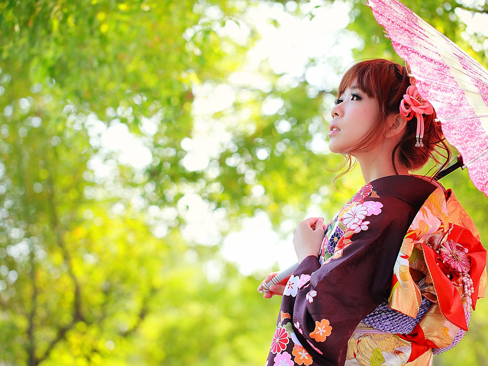 Обои лицо, одежда, зонтик, кимоно, азиатка, face, clothing, umbrella, kimono, asian разрешение 5055x3370 Загрузить