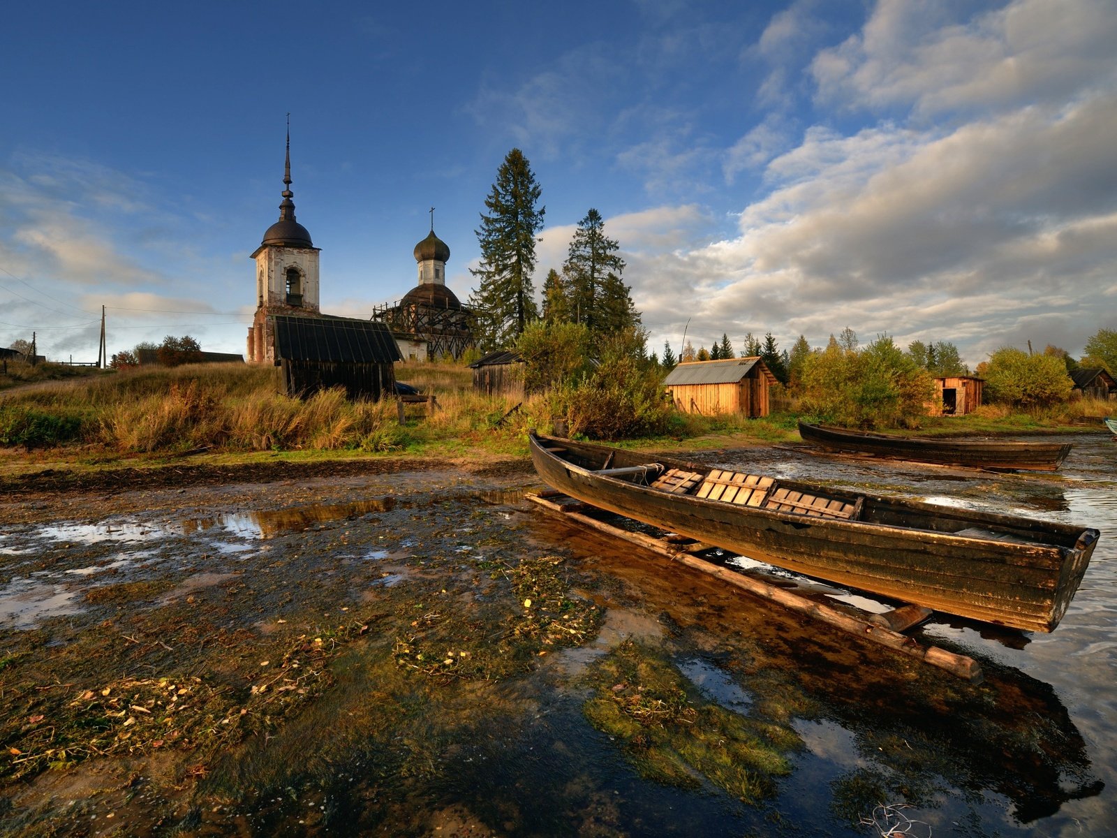 Обои озеро, храм, лодки, поселок, архангельская область, лёкшмозеро, lake, temple, boats, the village, arkhangelsk oblast, lekshmozero разрешение 2000x1335 Загрузить