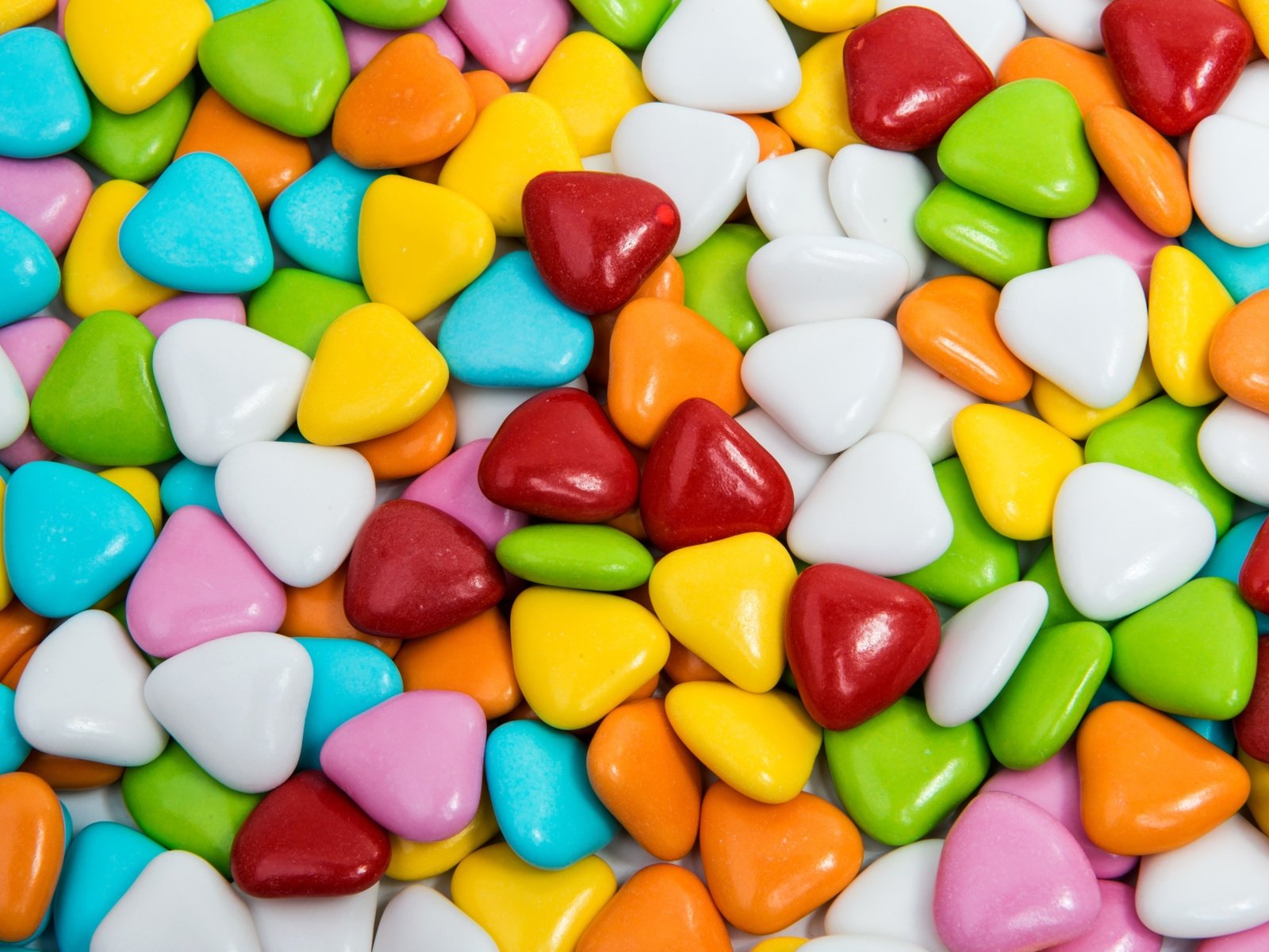 Обои разноцветные, конфеты, сердечки, сладкое, десерт, леденцы, драже, colorful, candy, hearts, sweet, dessert, lollipops, pills разрешение 2880x1800 Загрузить