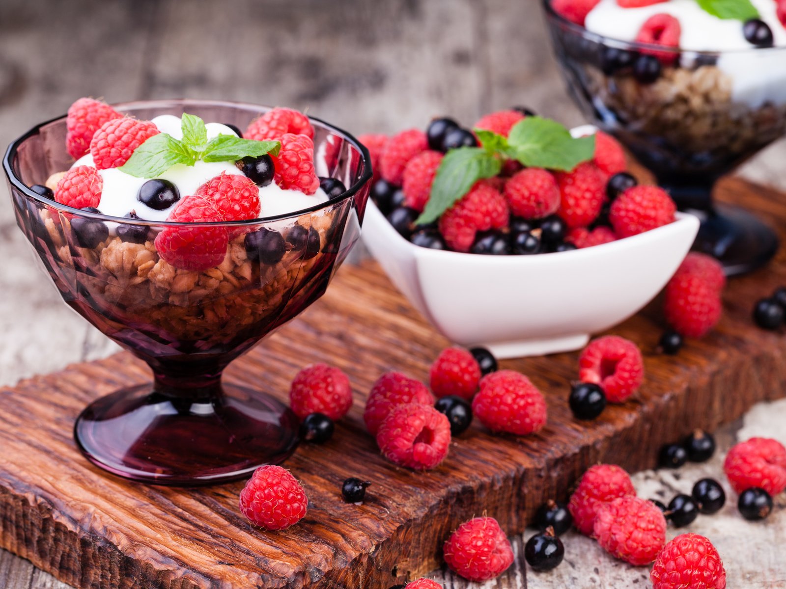 Обои малина, ягоды, завтрак, смородина, мюсли, йогурт, raspberry, berries, breakfast, currants, muesli, yogurt разрешение 5324x3549 Загрузить