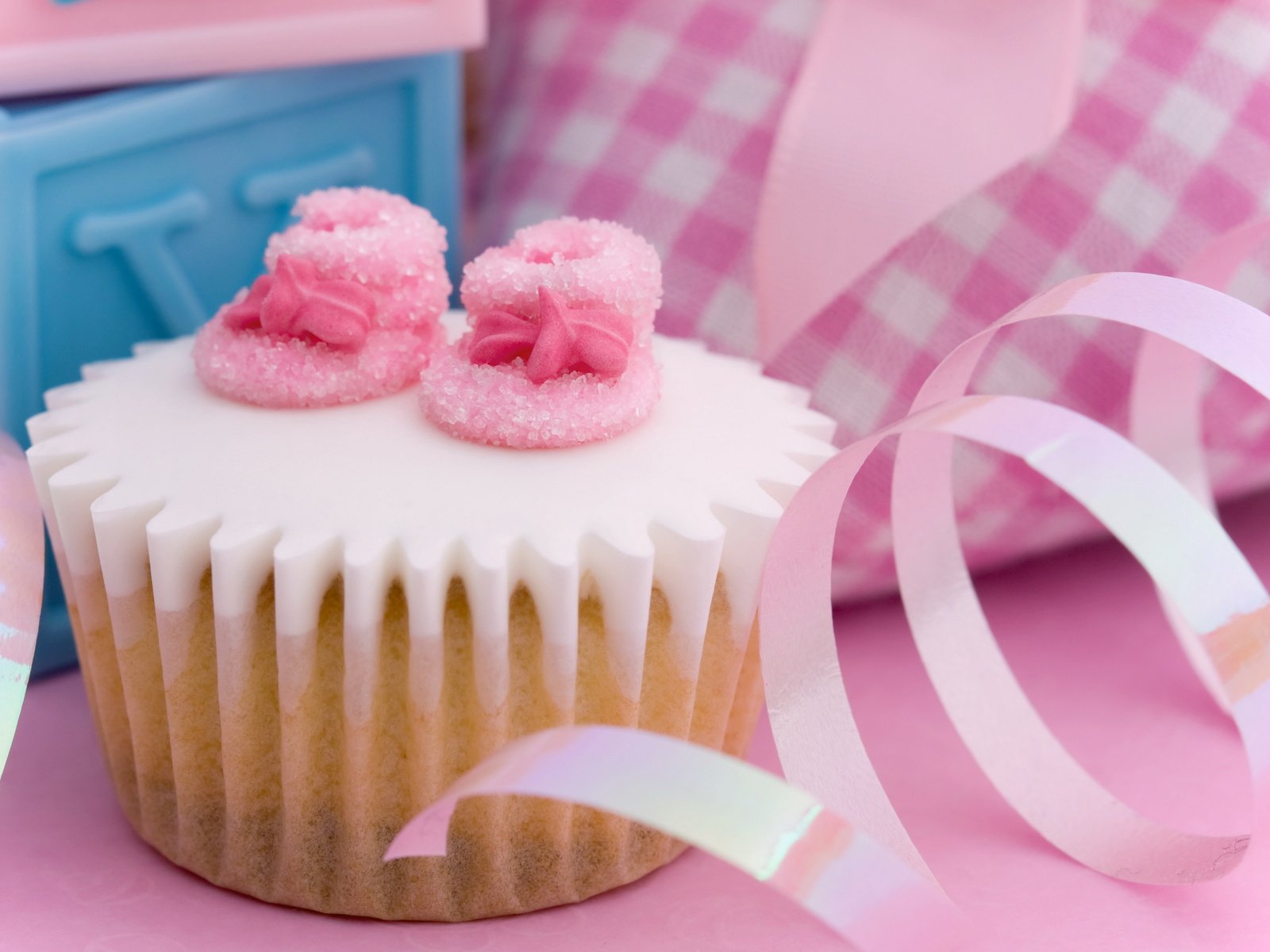 Обои ленточка, день рождения, кекс, крем, ribbon, birthday, cupcake, cream разрешение 7480x4986 Загрузить