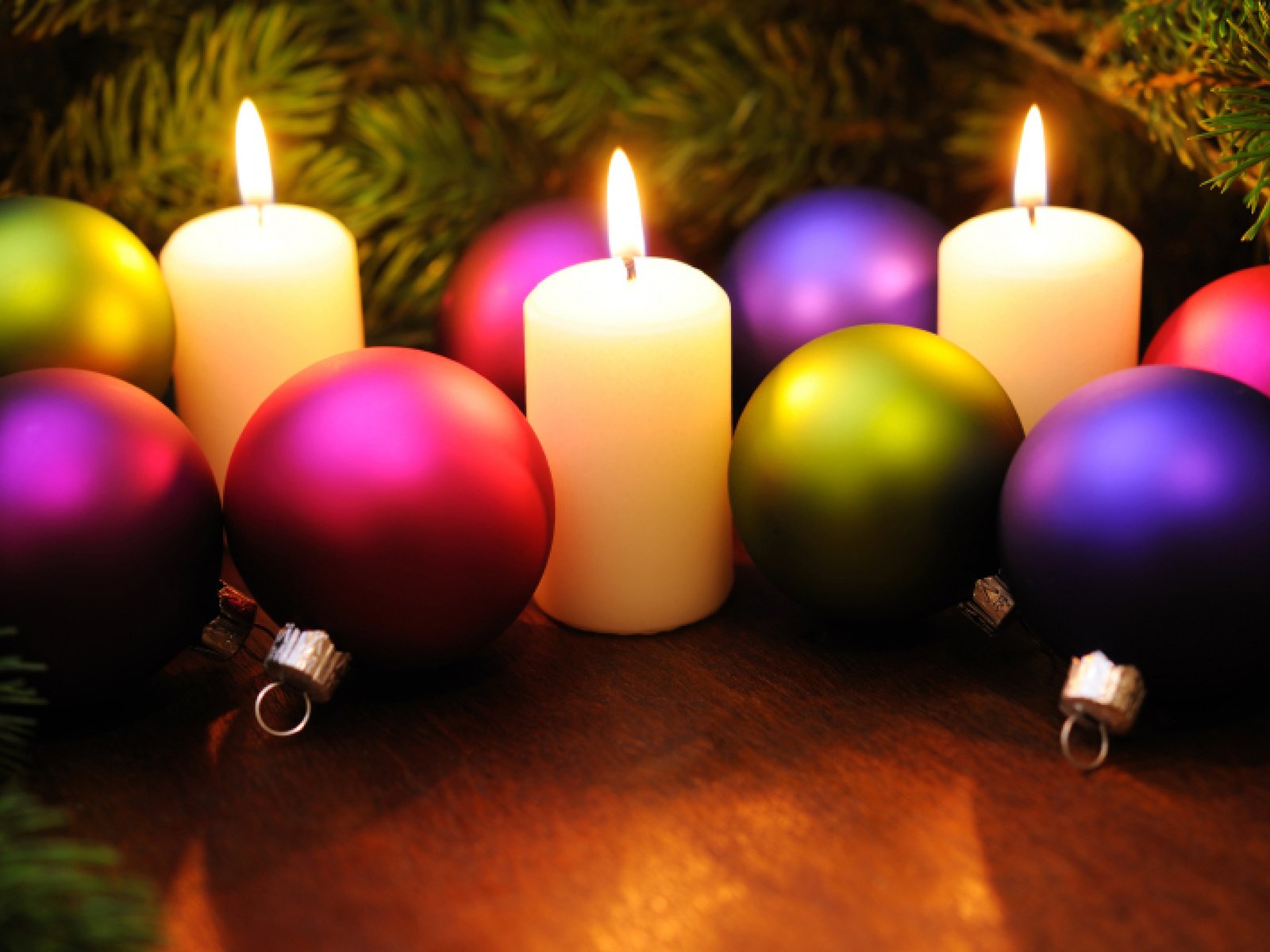 Обои свечи, новый год, шары, рождество, елочные игрушки, candles, new year, balls, christmas, christmas decorations разрешение 3840x2400 Загрузить