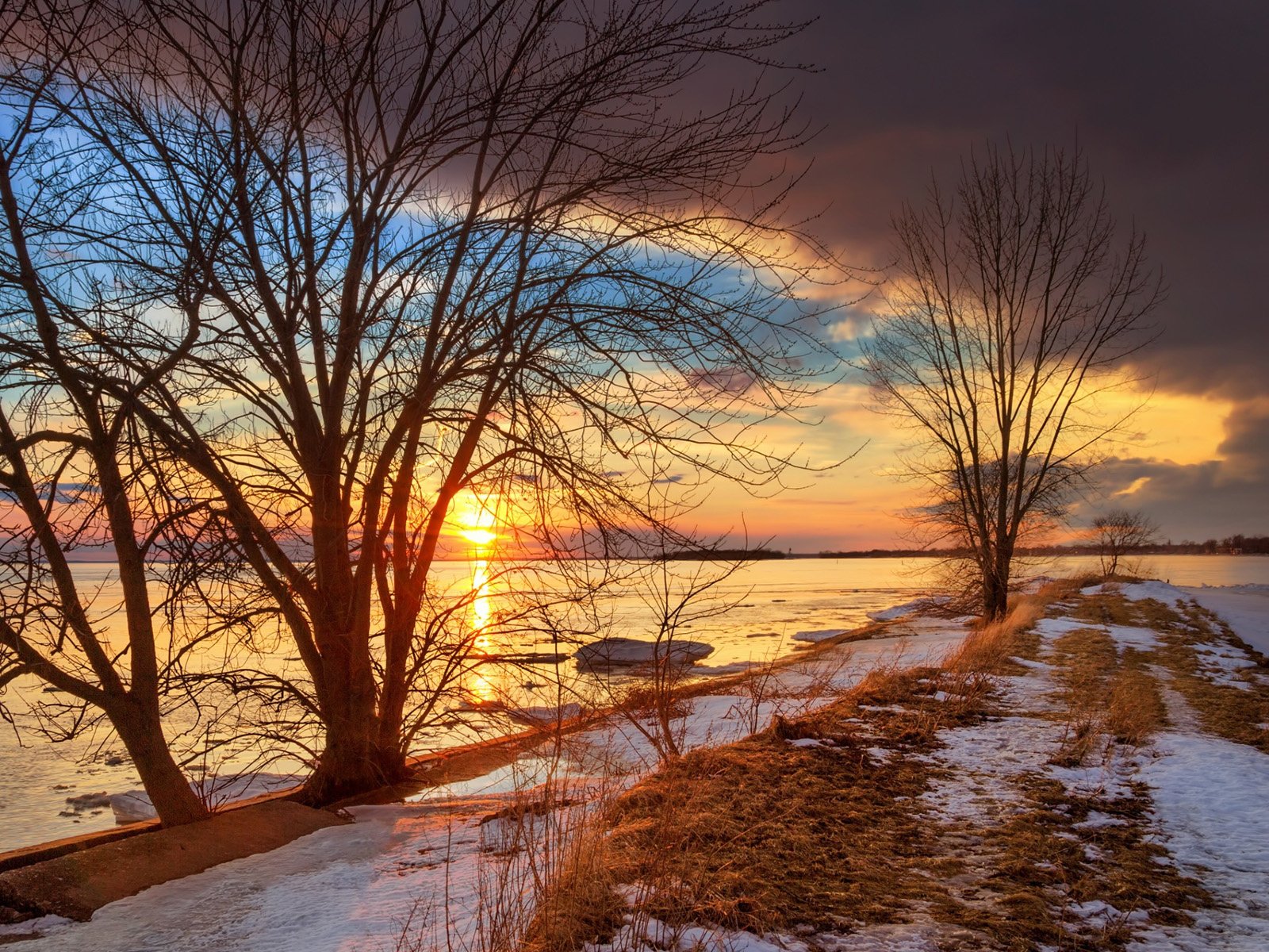 Обои деревья, река, природа, закат, зима, пейзаж, viktor elizarov, trees, river, nature, sunset, winter, landscape разрешение 1920x1200 Загрузить