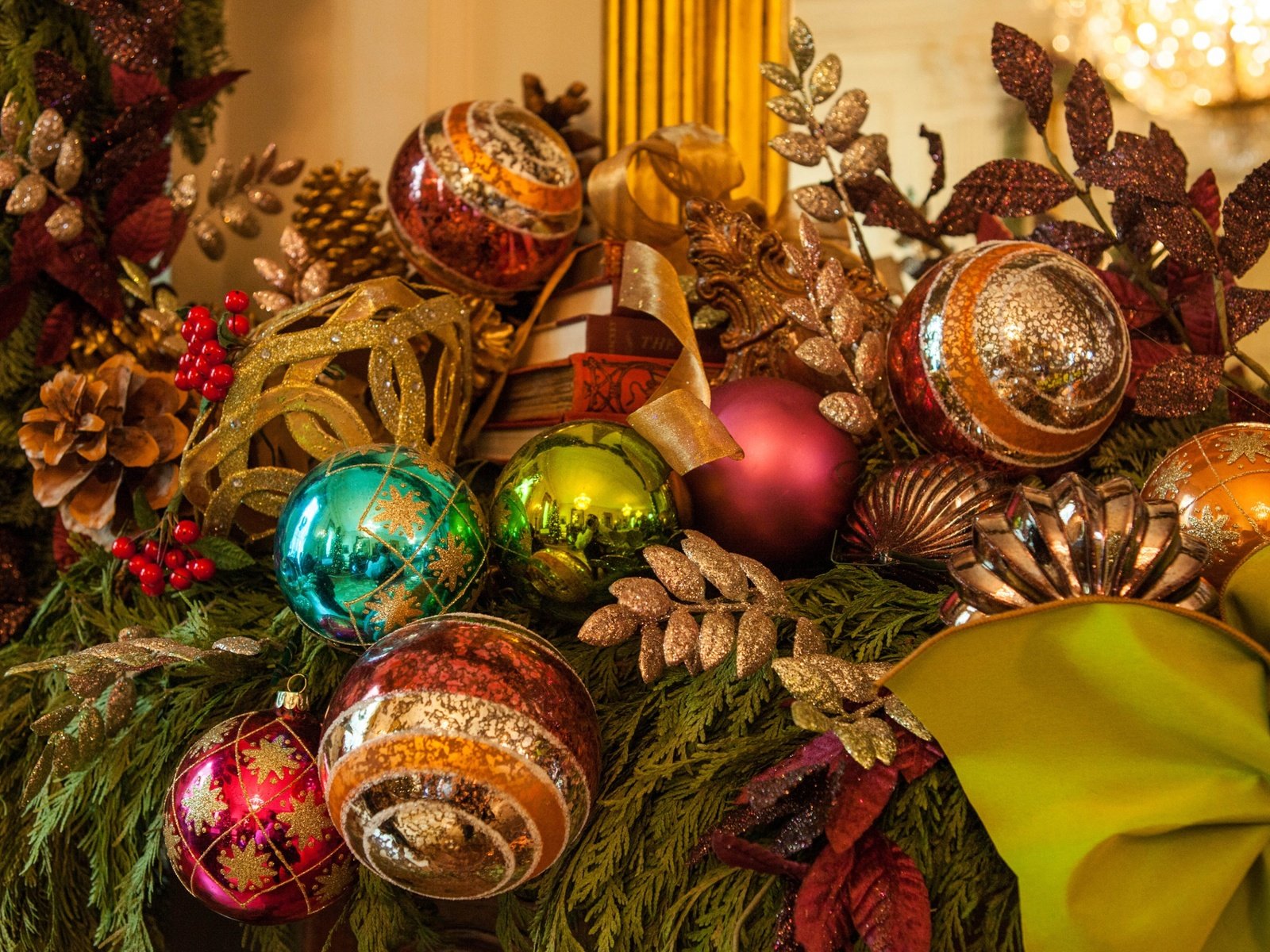 Обои новый год, шары, рождество, шишки, елочные игрушки, new year, balls, christmas, bumps, christmas decorations разрешение 2880x1800 Загрузить