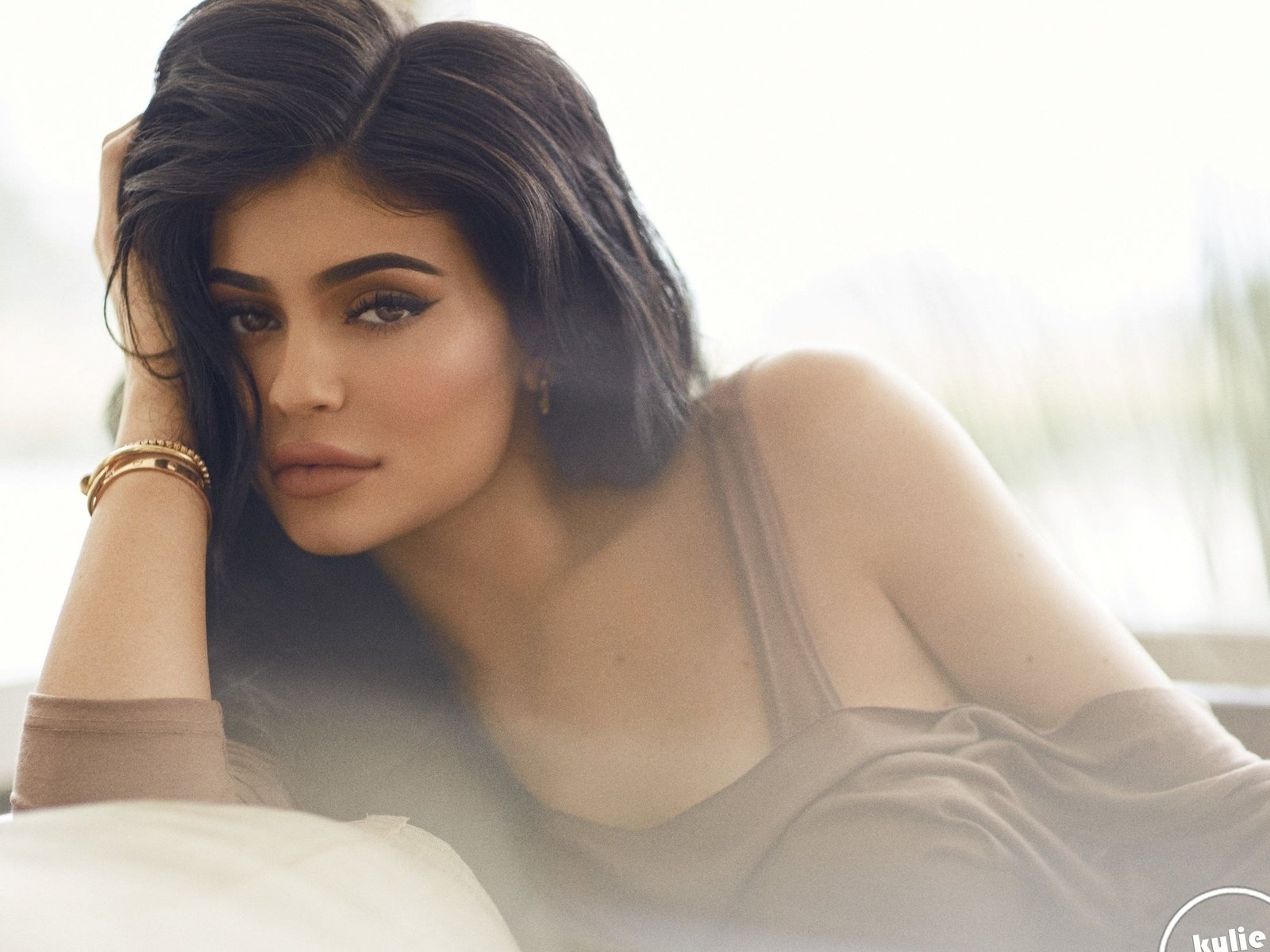 Обои взгляд, кайли дженнер, look, kylie jenner разрешение 2500x1648 Загрузить