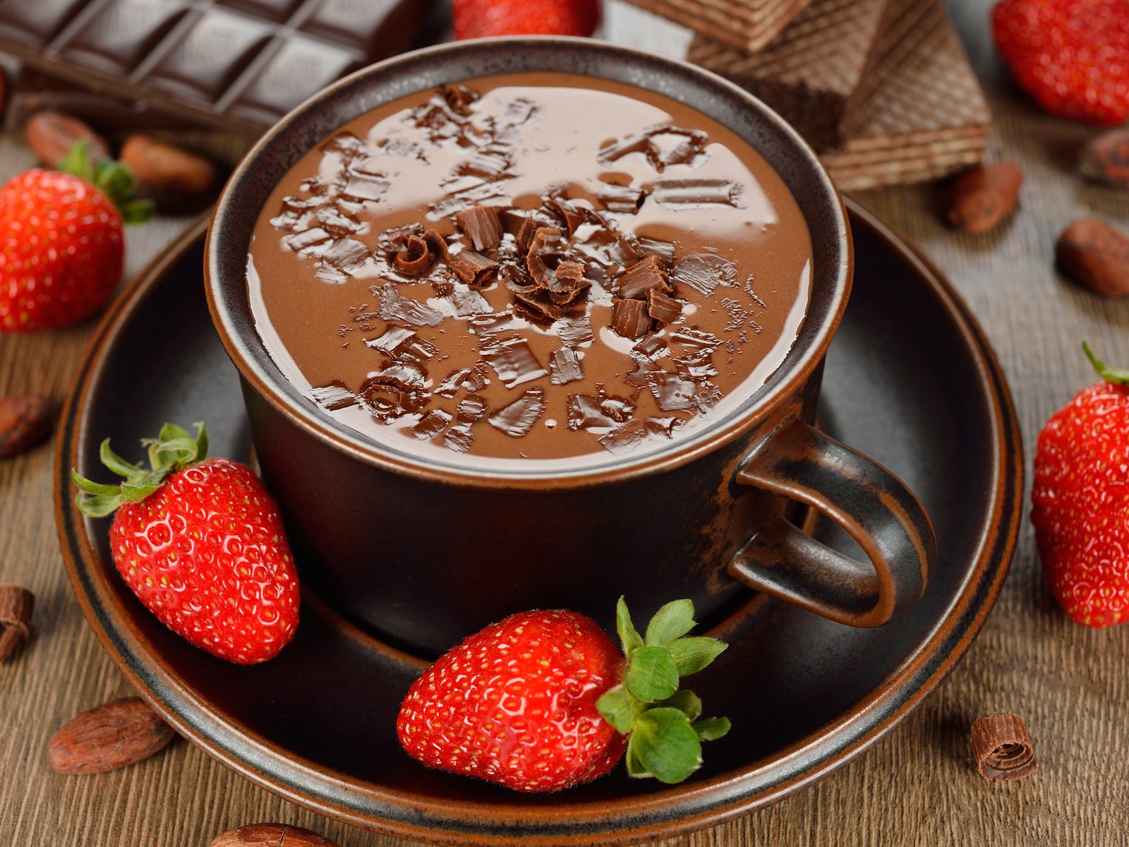 Обои фото, клубника, блюдце, чашка, горячий шоколад, photo, strawberry, saucer, cup, hot chocolate разрешение 5041x4016 Загрузить