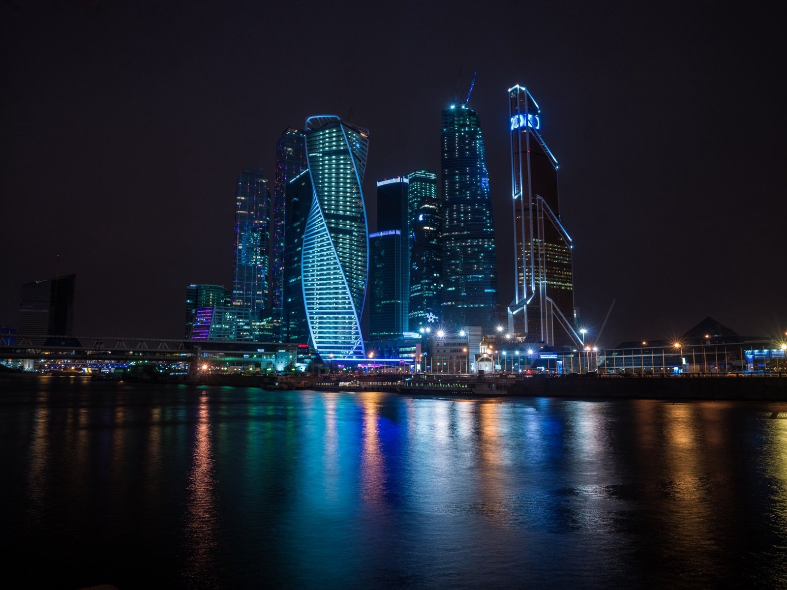 Обои ночь, река, москва, город, россия, москва-сити, night, river, moscow, the city, russia, moscow-city разрешение 2600x1733 Загрузить