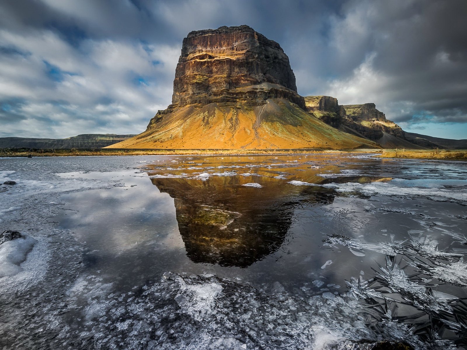 Обои природа, исландия, ландшафт, mountain lómagnúpur, nature, iceland, landscape разрешение 2048x1331 Загрузить