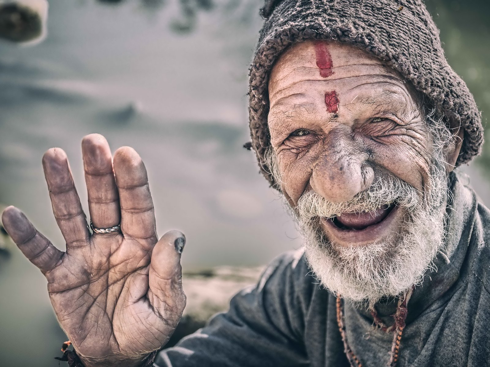 Обои улыбка, портрет, лицо, мужчина, старик, непал, катманду, морщины, smile, portrait, face, male, the old man, nepal, kathmandu, wrinkles разрешение 5224x3482 Загрузить