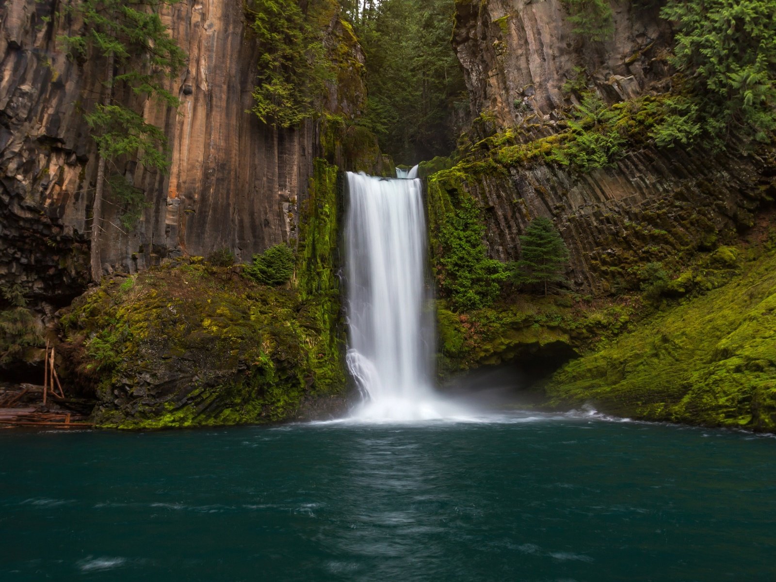 Обои река, скалы, водопад, орегон, токети фолс, водопад токети, north umpqua river, river, rocks, waterfall, oregon, toketee falls разрешение 3840x2160 Загрузить