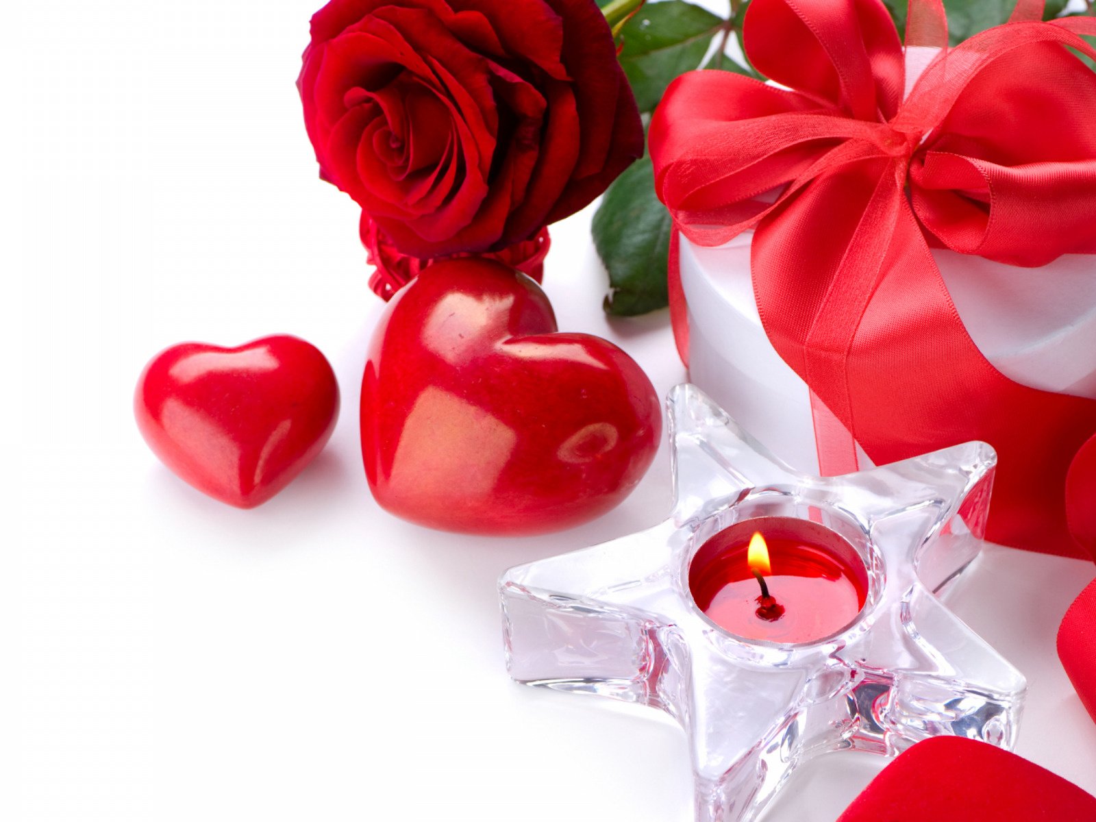 Обои цветок, роза, сердце, романтика, лента, свеча, подарок, flower, rose, heart, romance, tape, candle, gift разрешение 1920x1200 Загрузить