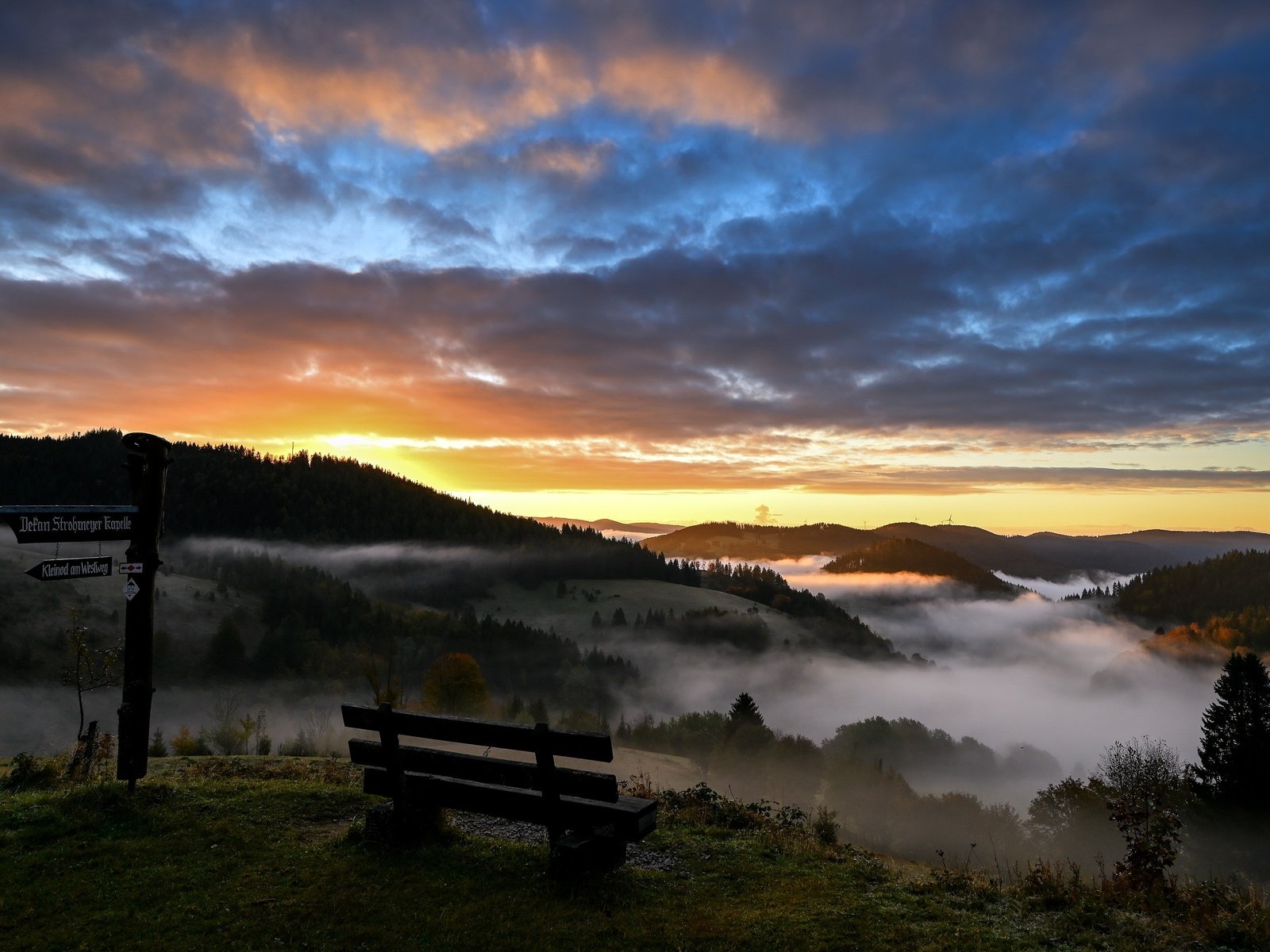 Обои горы, утро, скамья, mountains, morning, bench разрешение 3840x2160 Загрузить