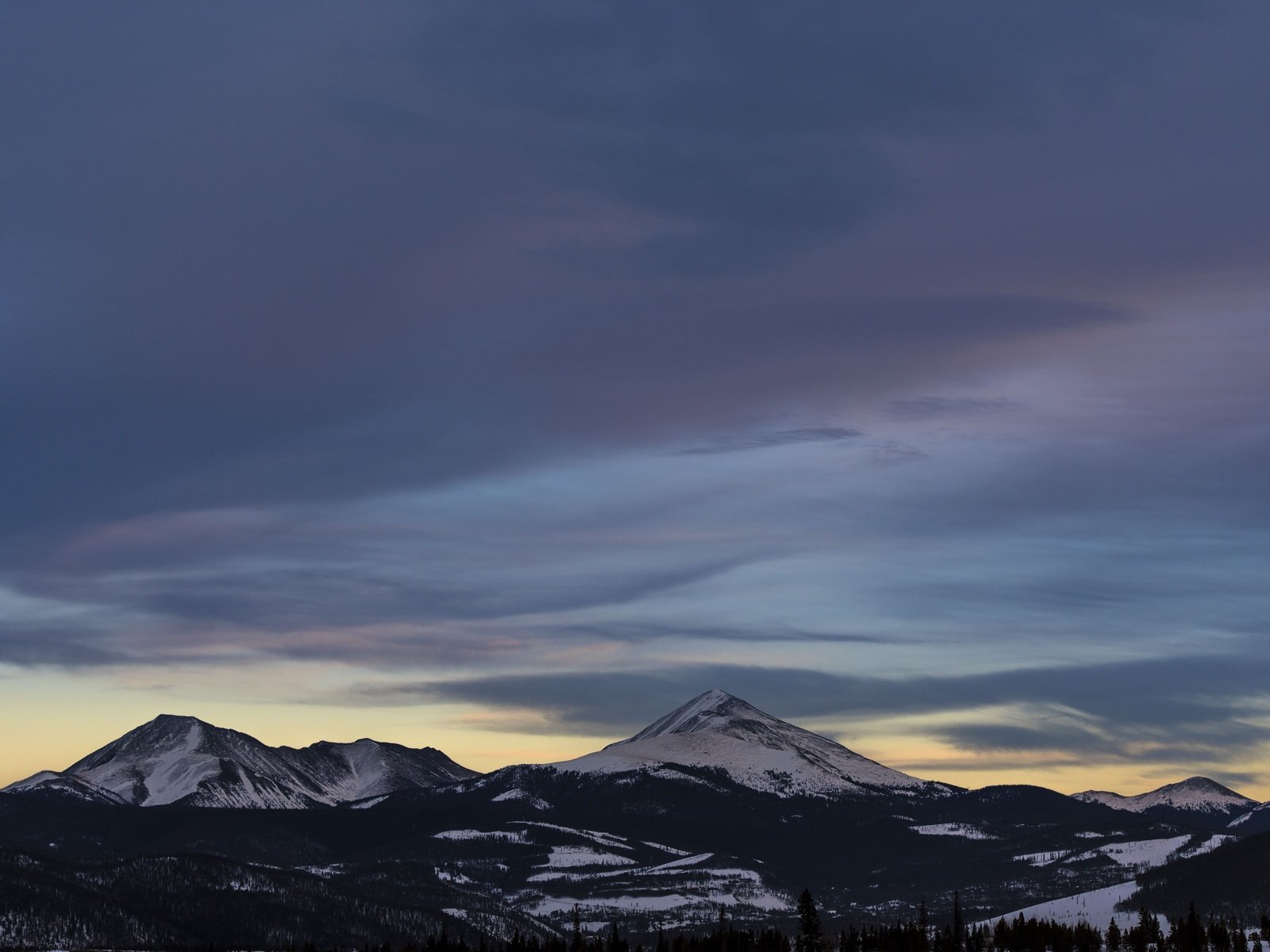 Обои небо, облака, деревья, горы, снег, природа, лес, зима, the sky, clouds, trees, mountains, snow, nature, forest, winter разрешение 6016x4016 Загрузить