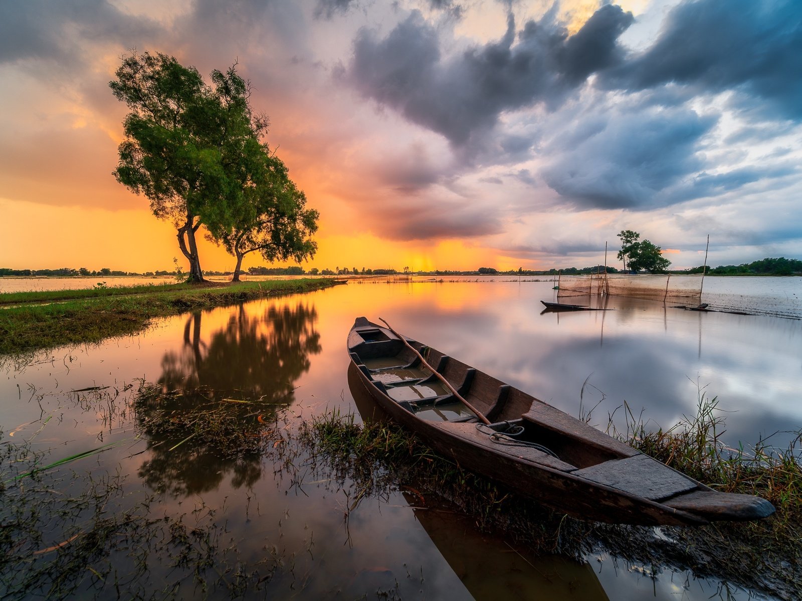 Обои небо, облака, вода, река, закат, лето, лодка, the sky, clouds, water, river, sunset, summer, boat разрешение 2048x1366 Загрузить