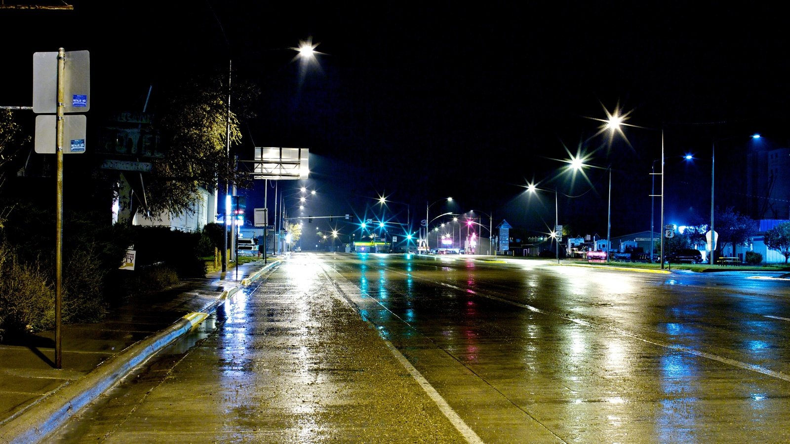 Обои дорога, ночь, дождь, glasgow at night, под дождём, road, night, rain, in the rain разрешение 4530x3016 Загрузить