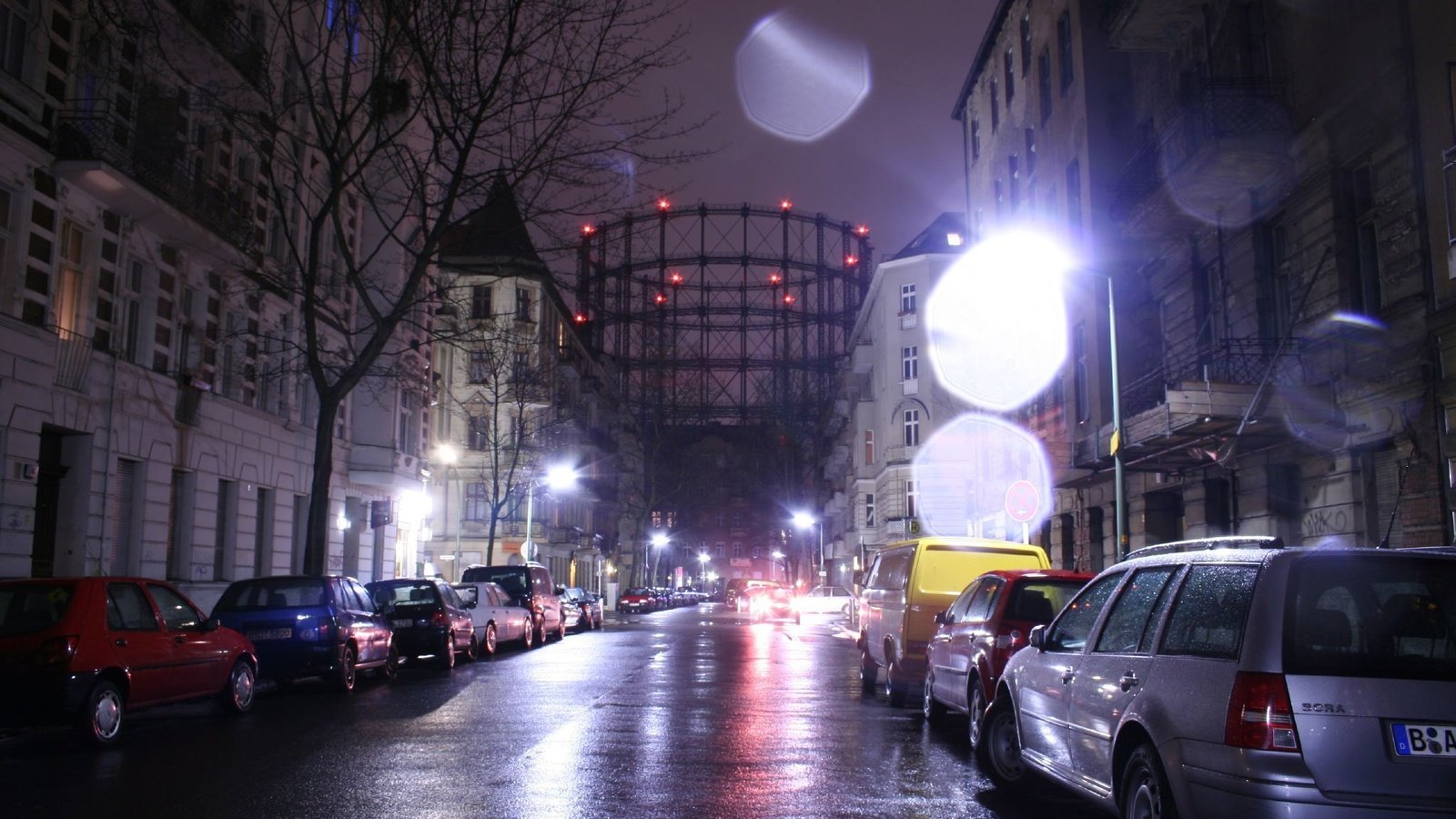 Обои дорога, ночь, дома, дождь, машины, mighty gasholder in the rain at night, road, night, home, rain, machine, mighty gasholder are in the rain at night разрешение 2048x1365 Загрузить