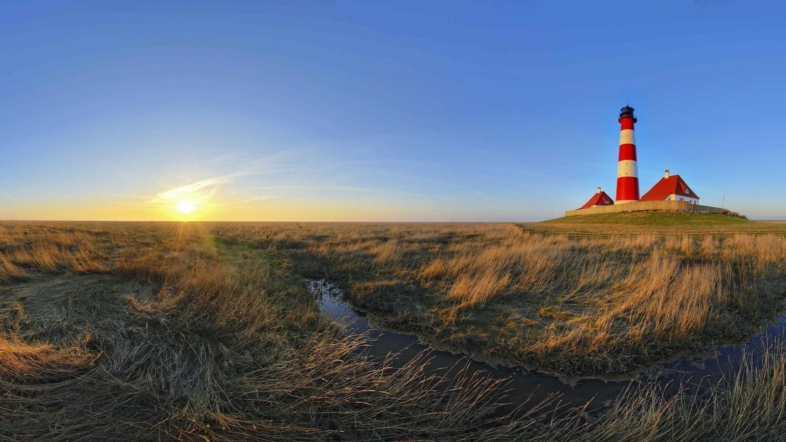 Обои трава, утро, ручей, маяк, германия, маяк вестерхеверсанд, grass, morning, stream, lighthouse, germany разрешение 3200x1200 Загрузить