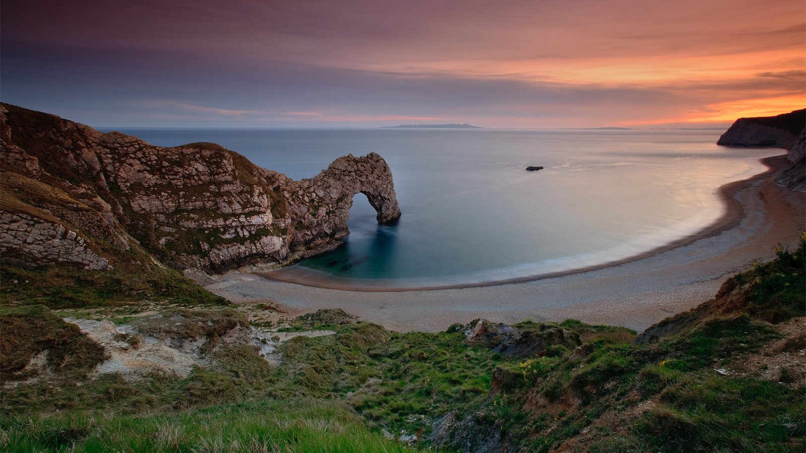 Обои небо, вода, скалы, закат, море, пляж, англия, the sky, water, rocks, sunset, sea, beach, england разрешение 1920x1200 Загрузить