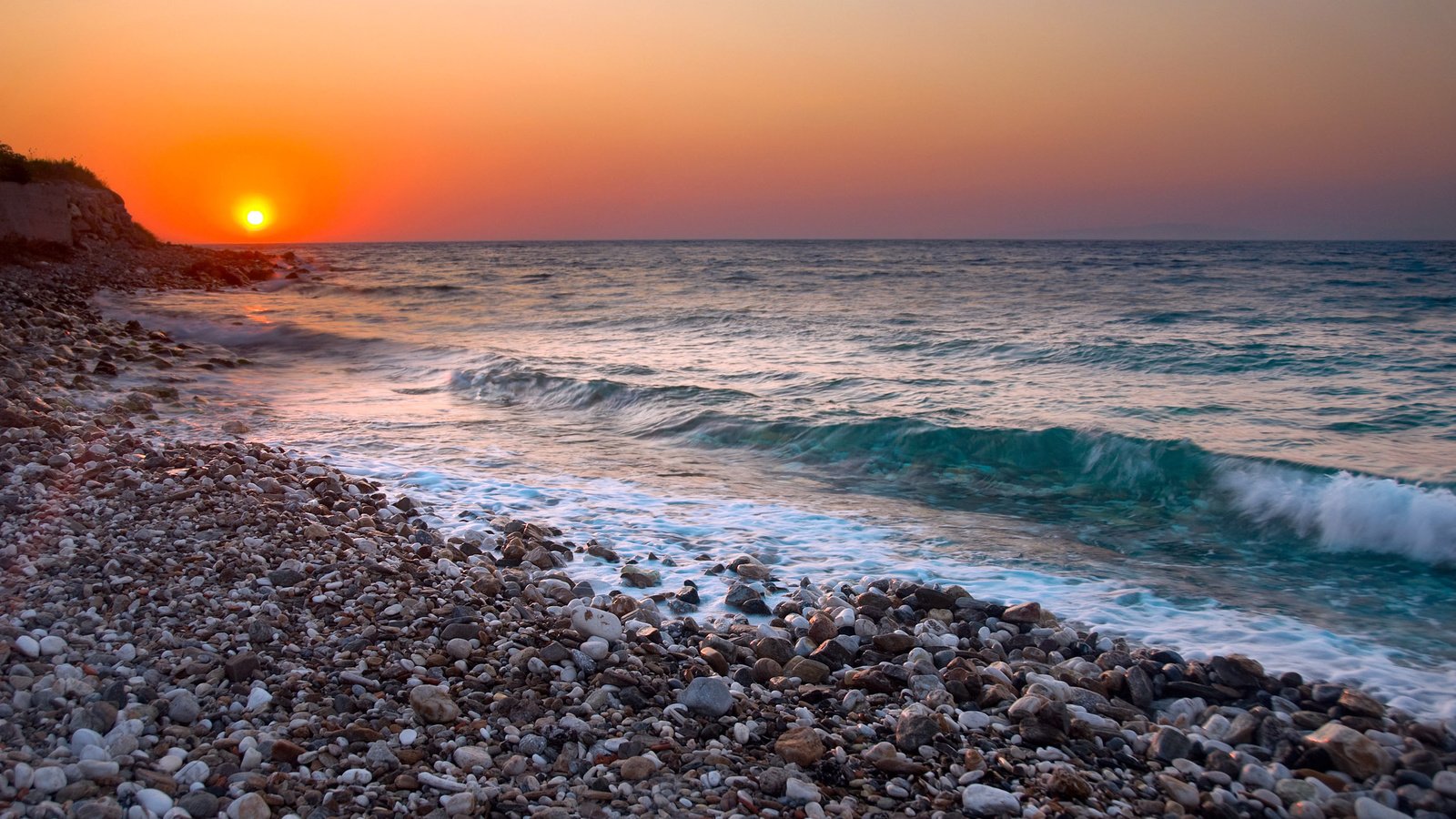 Обои камни, берег, галька, закат, море, пляж, горизонт, прибой, stones, shore, pebbles, sunset, sea, beach, horizon, surf разрешение 2560x1600 Загрузить