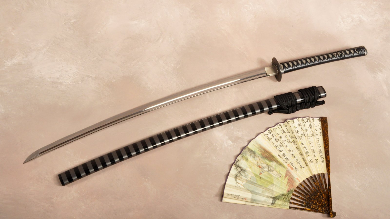 Обои меч, катана, ножны, веер, sword, katana, sheath, fan разрешение 4288x2848 Загрузить