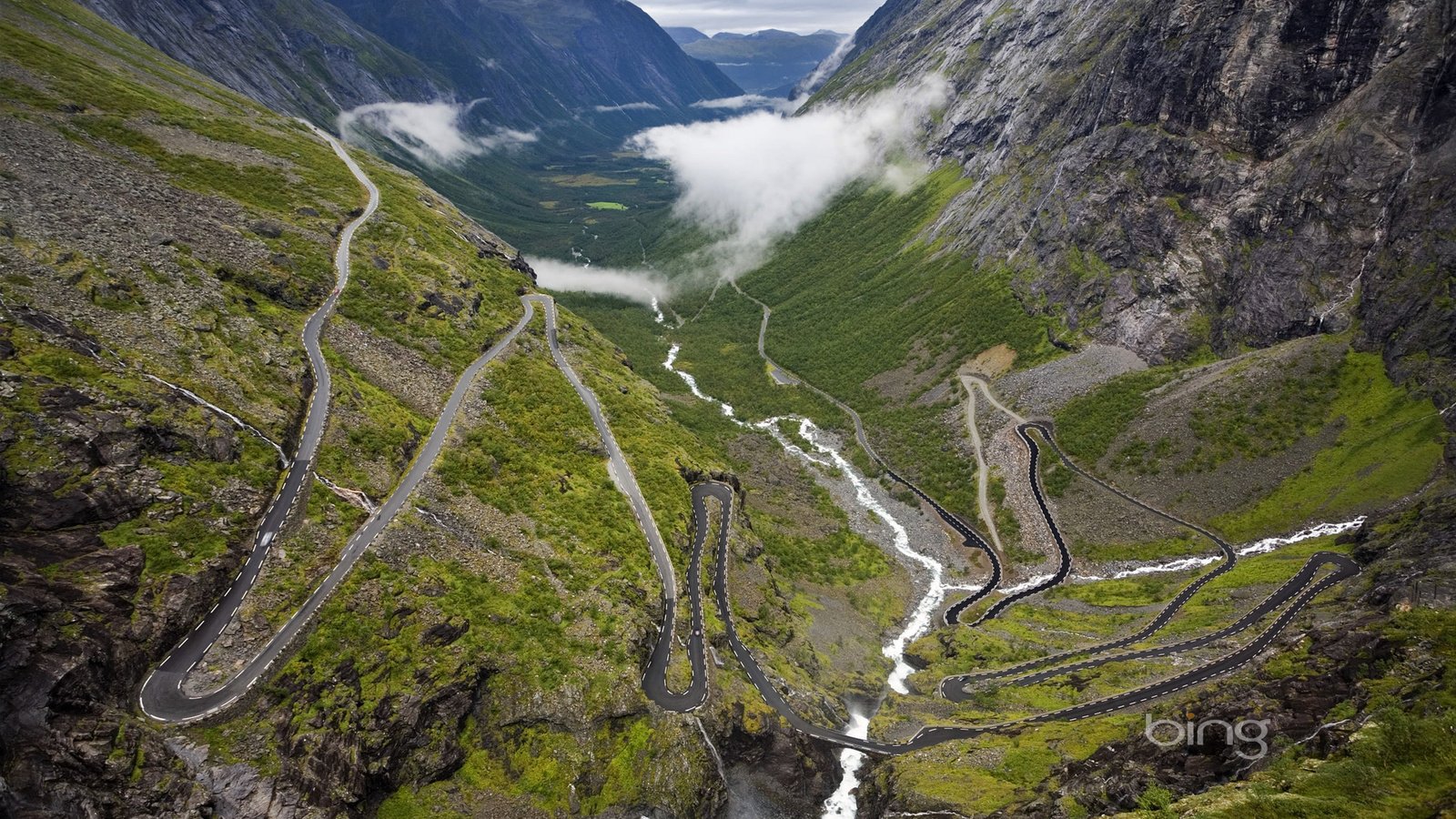 Обои дорога, река, горы, норвегия, горная дорога, серпантин, road, river, mountains, norway, mountain road, serpentine разрешение 1920x1200 Загрузить